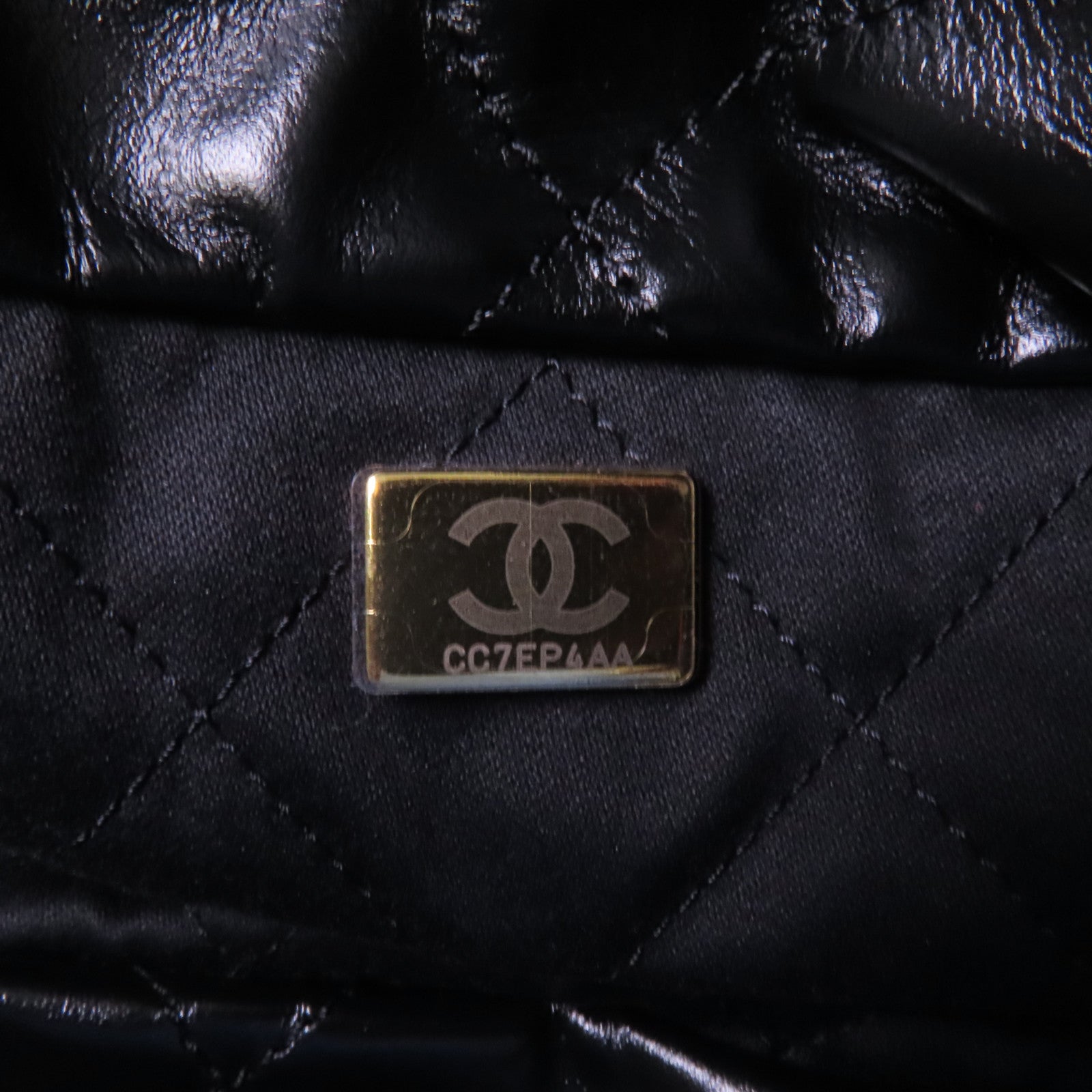 CHANEL 羊皮皮革Chanel 22 Medium金扣鏈帶肩背袋