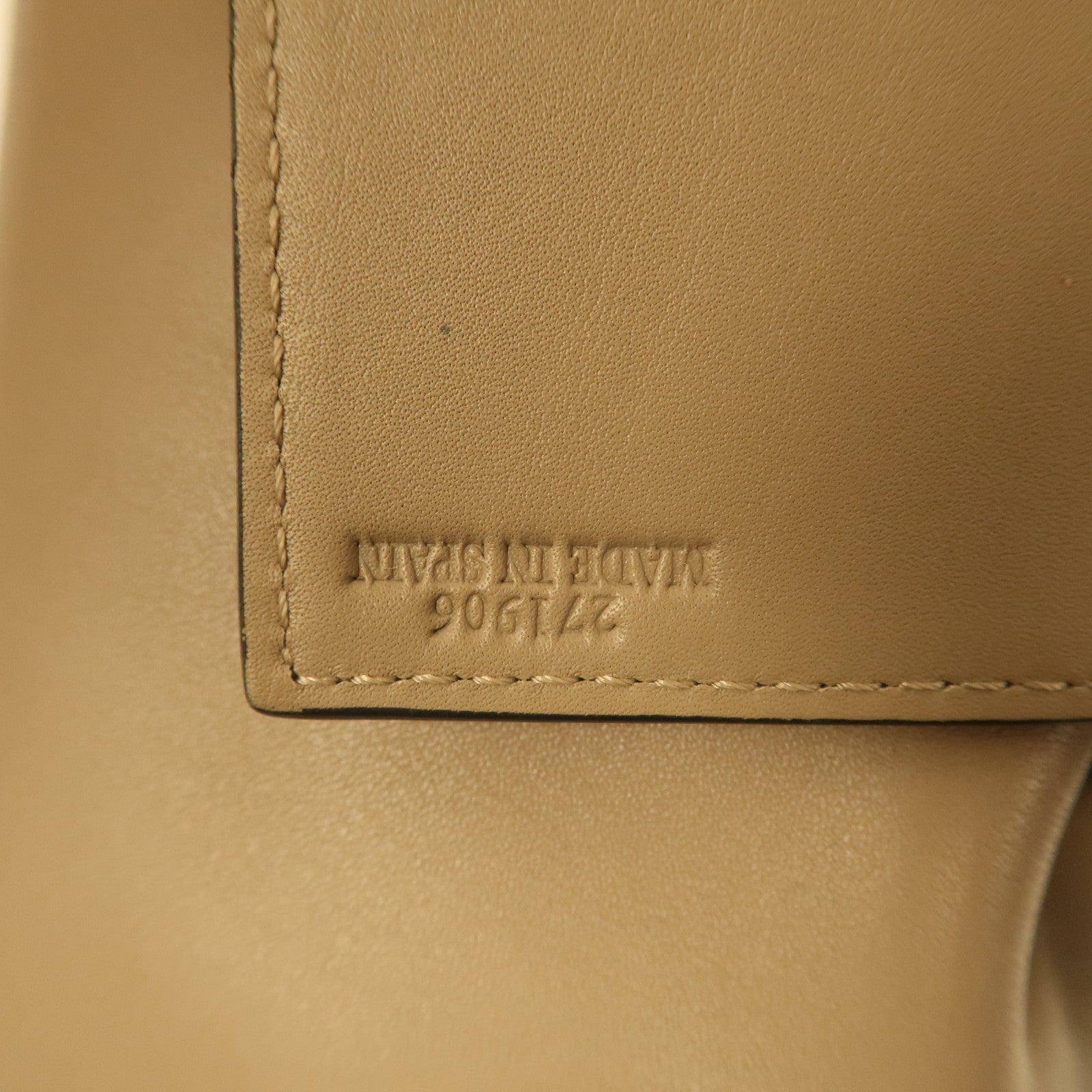 LOEWE 牛皮皮革Lazo Tote Bag手挽袋米色