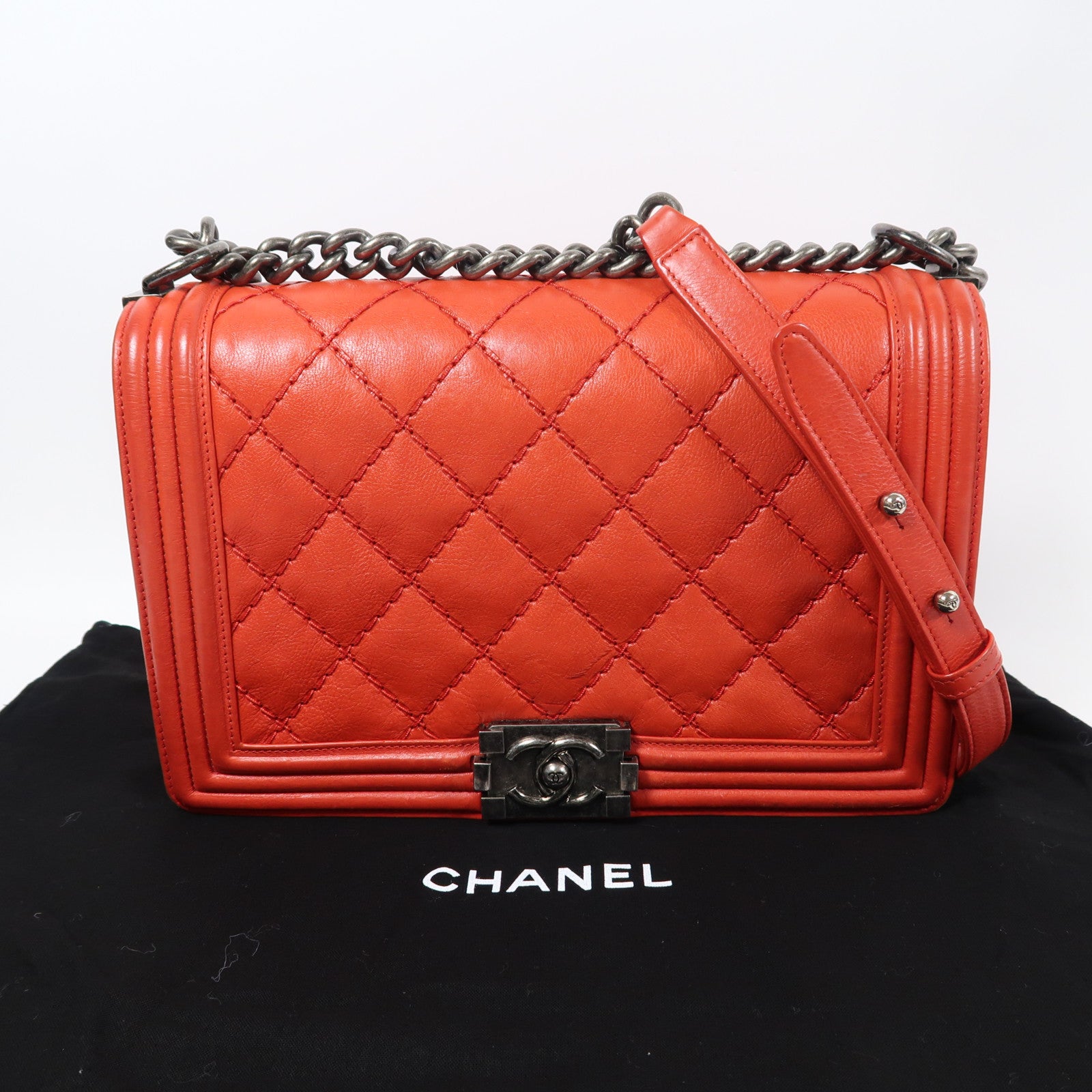 CHANEL 【激減優惠】牛皮皮革Boy 28銀扣鏈帶肩背袋紅色