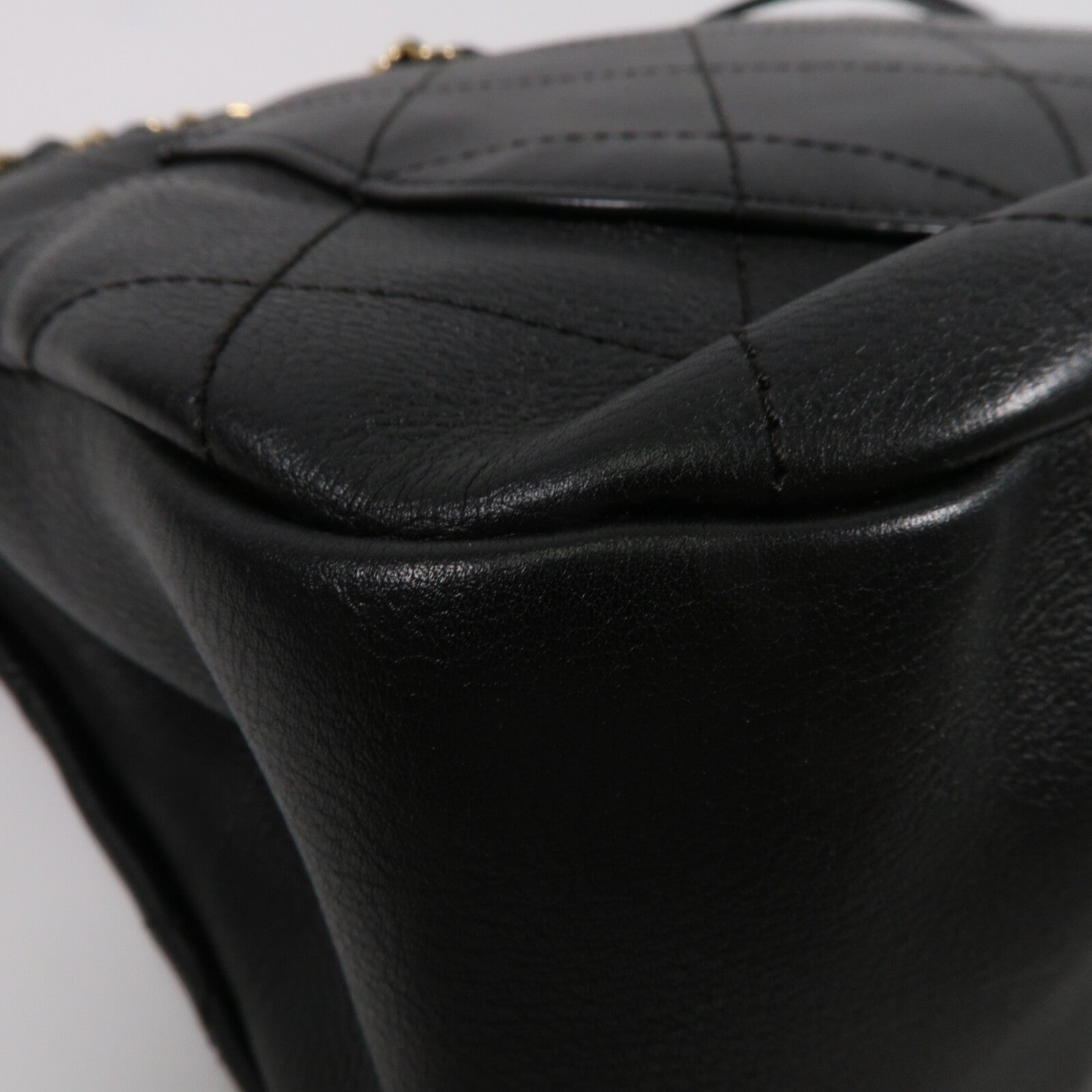 CHANEL 牛皮皮革Bucket Bag鏈帶肩背袋