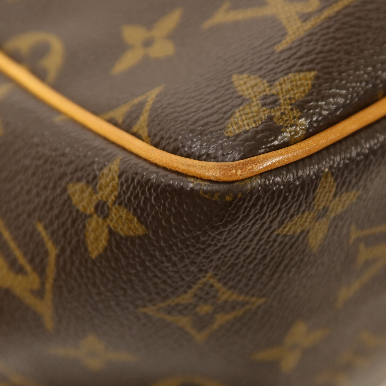 LOUIS VUITTON Monogram Batignolles Vertical金扣手挽袋