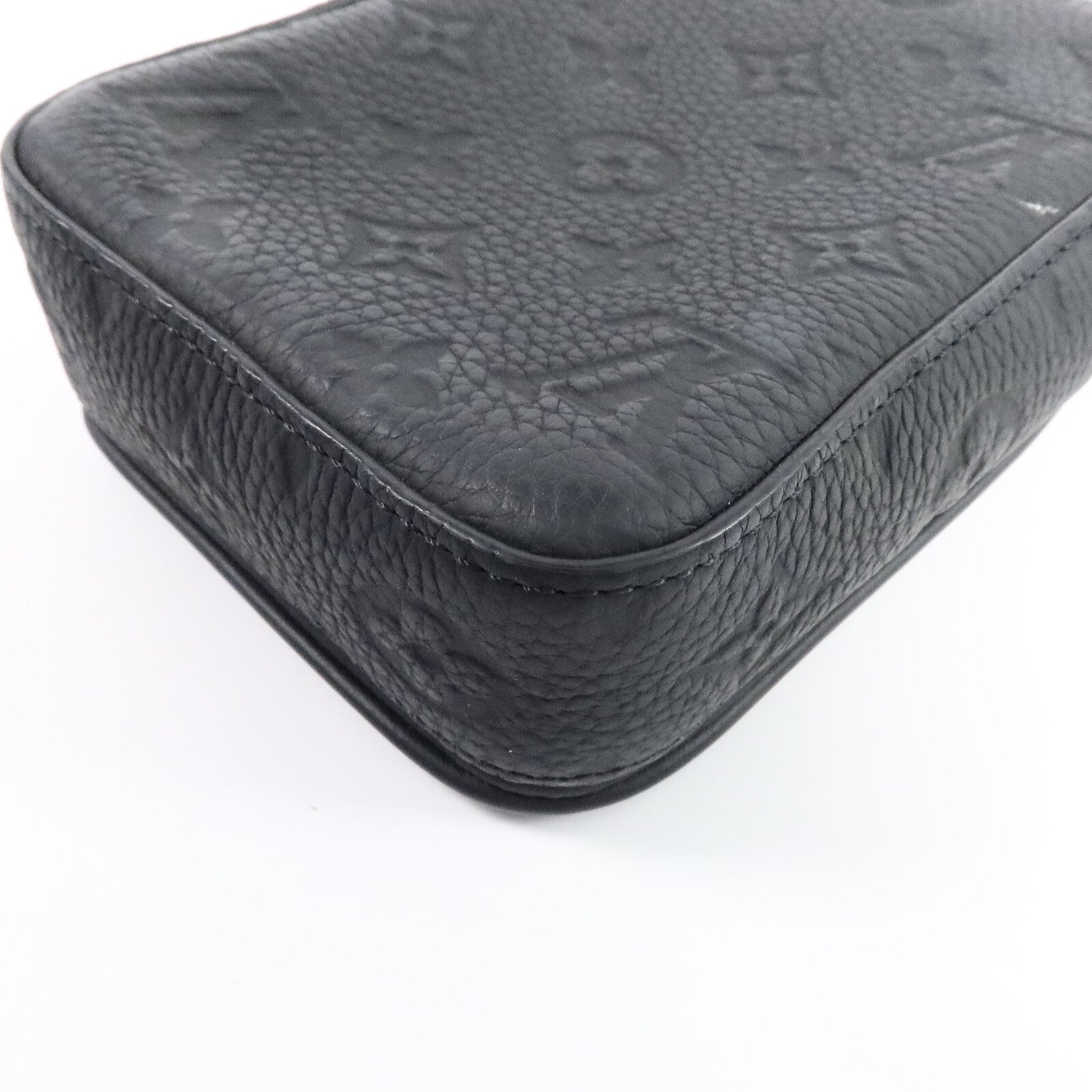LOUIS VUITTON Monogram Taurillon S-Lock Vertical Wearable肩背袋