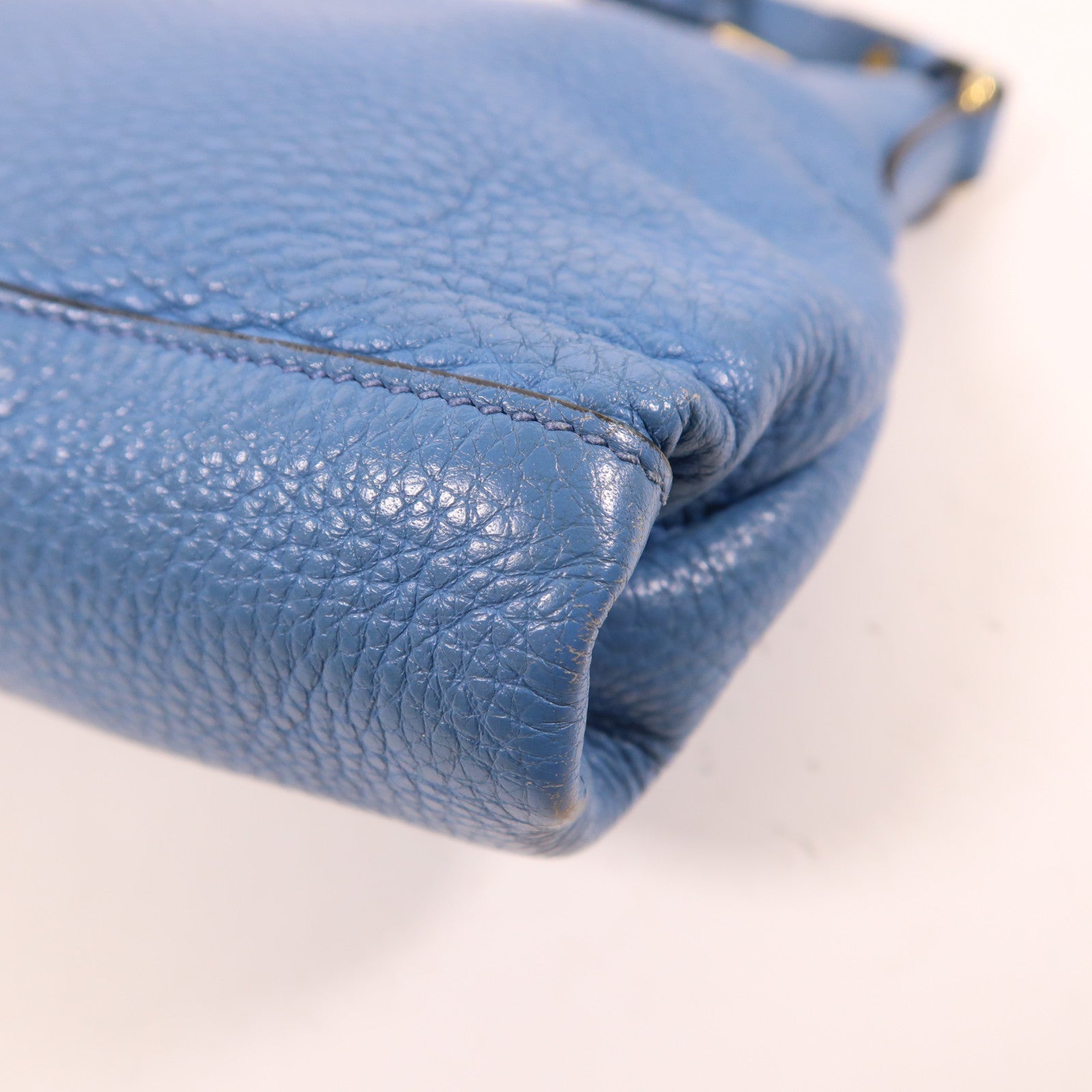 PRADA 牛皮皮革Shoulder Bag金扣肩背袋