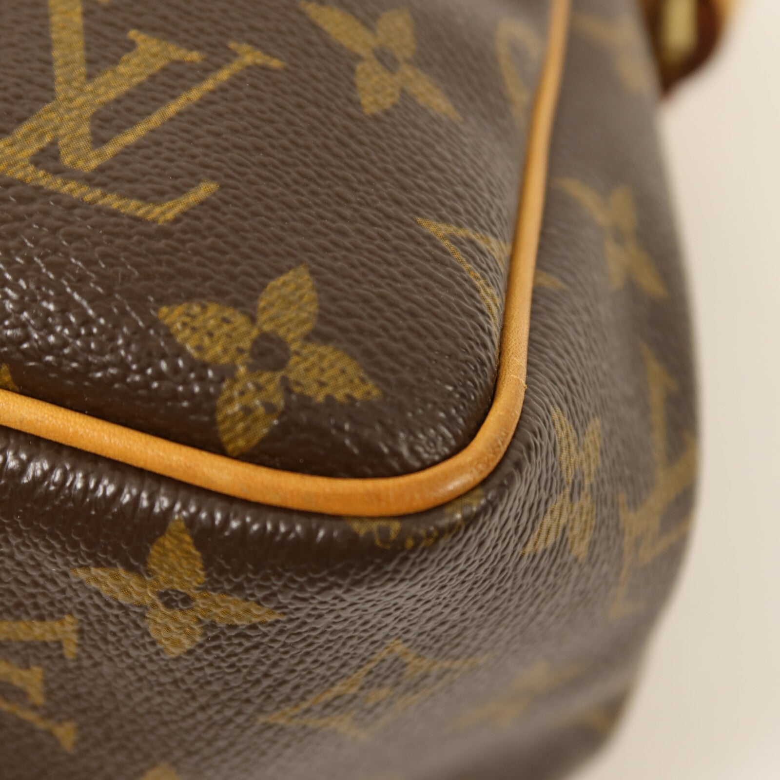 LOUIS VUITTON Monogram Batignolles Vertical金扣手挽袋