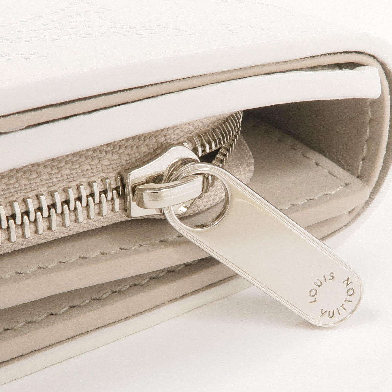 LOUIS VUITTON Mahina Iris Compact Wallet銀扣錢包