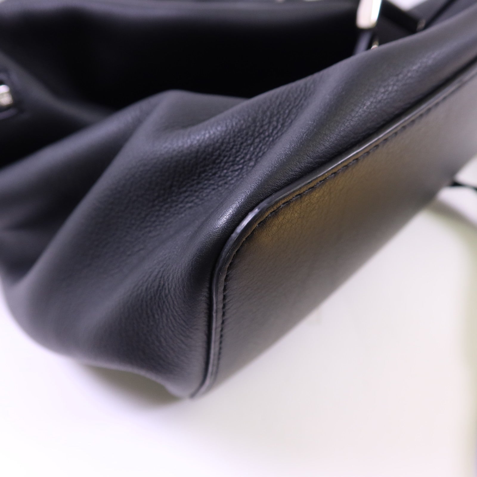 LOEWE 牛皮皮革Convertible Backpack銀扣背包