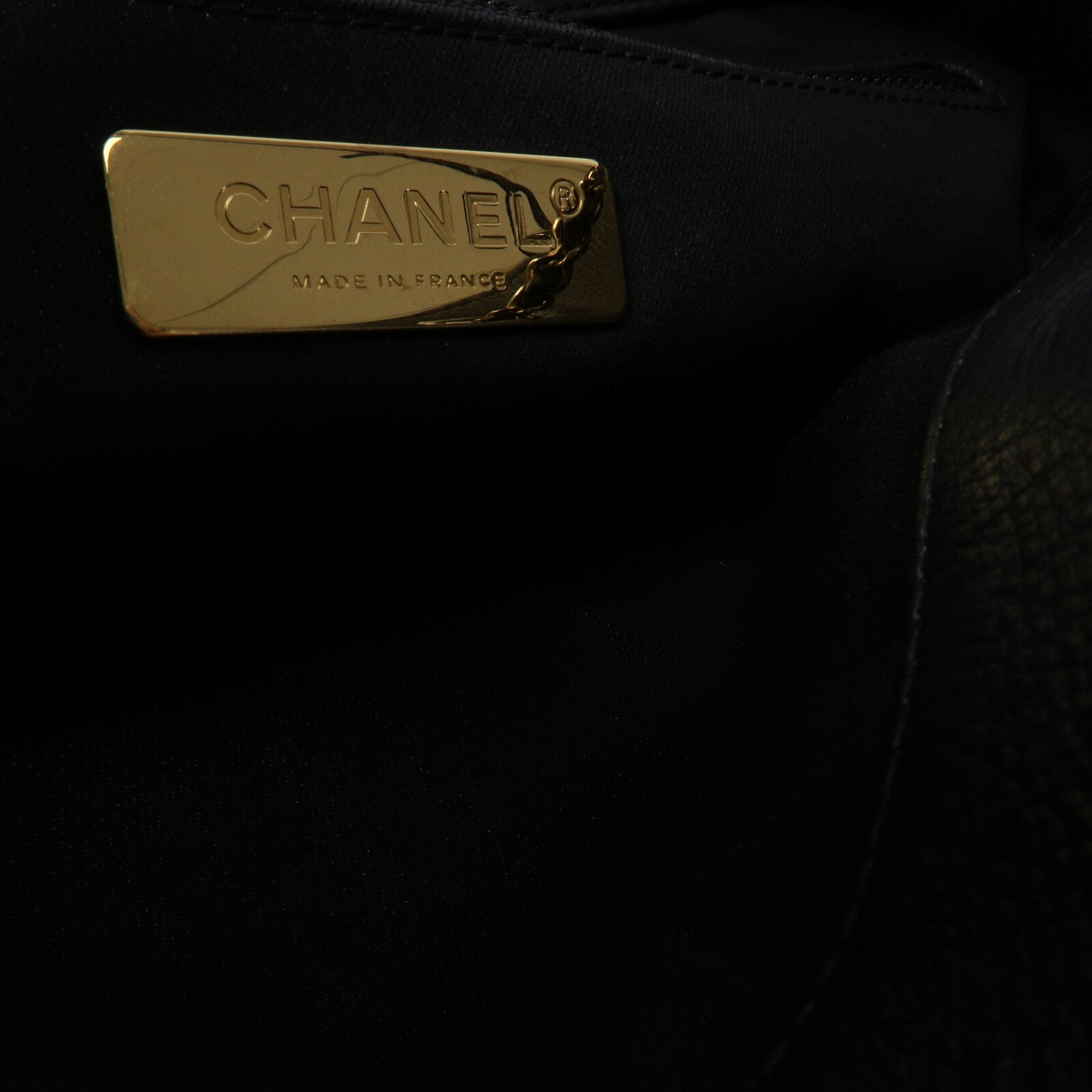 CHANEL 牛皮皮革Bucket Bag鏈帶肩背袋