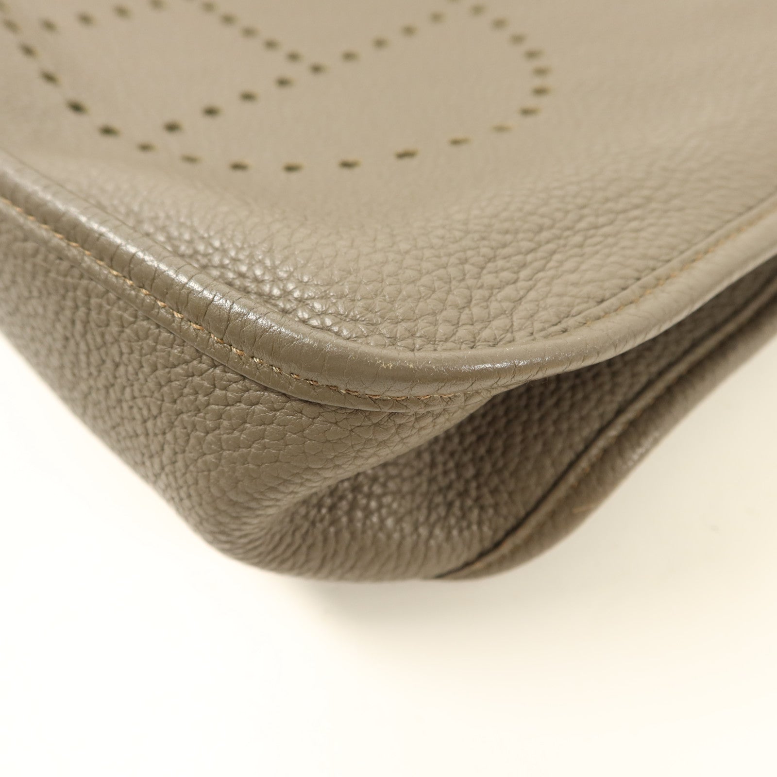 HERMES Clemence皮革Evelyne GM銀扣肩背袋Etoupe