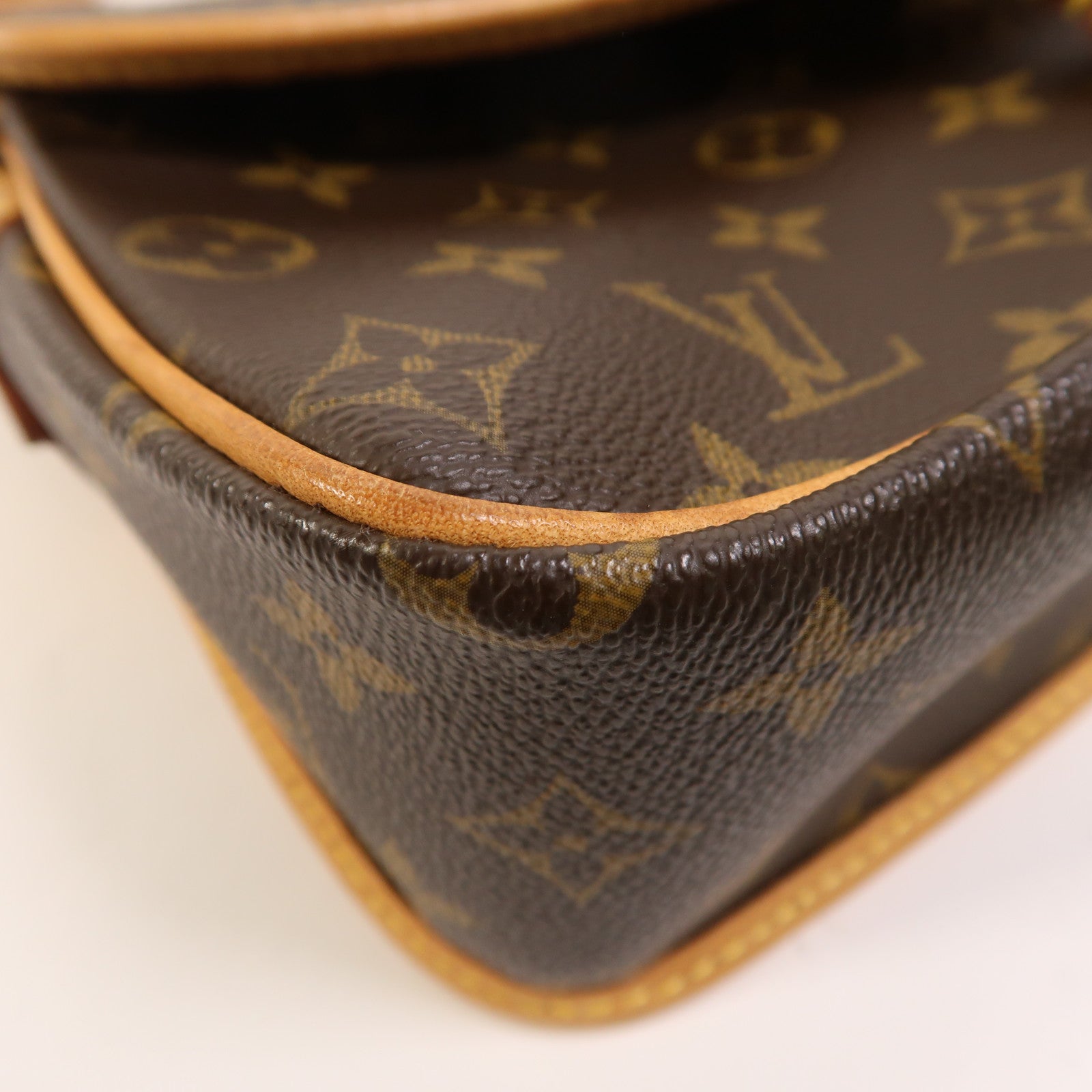 LOUIS VUITTON Monogram Sologne金扣肩背袋