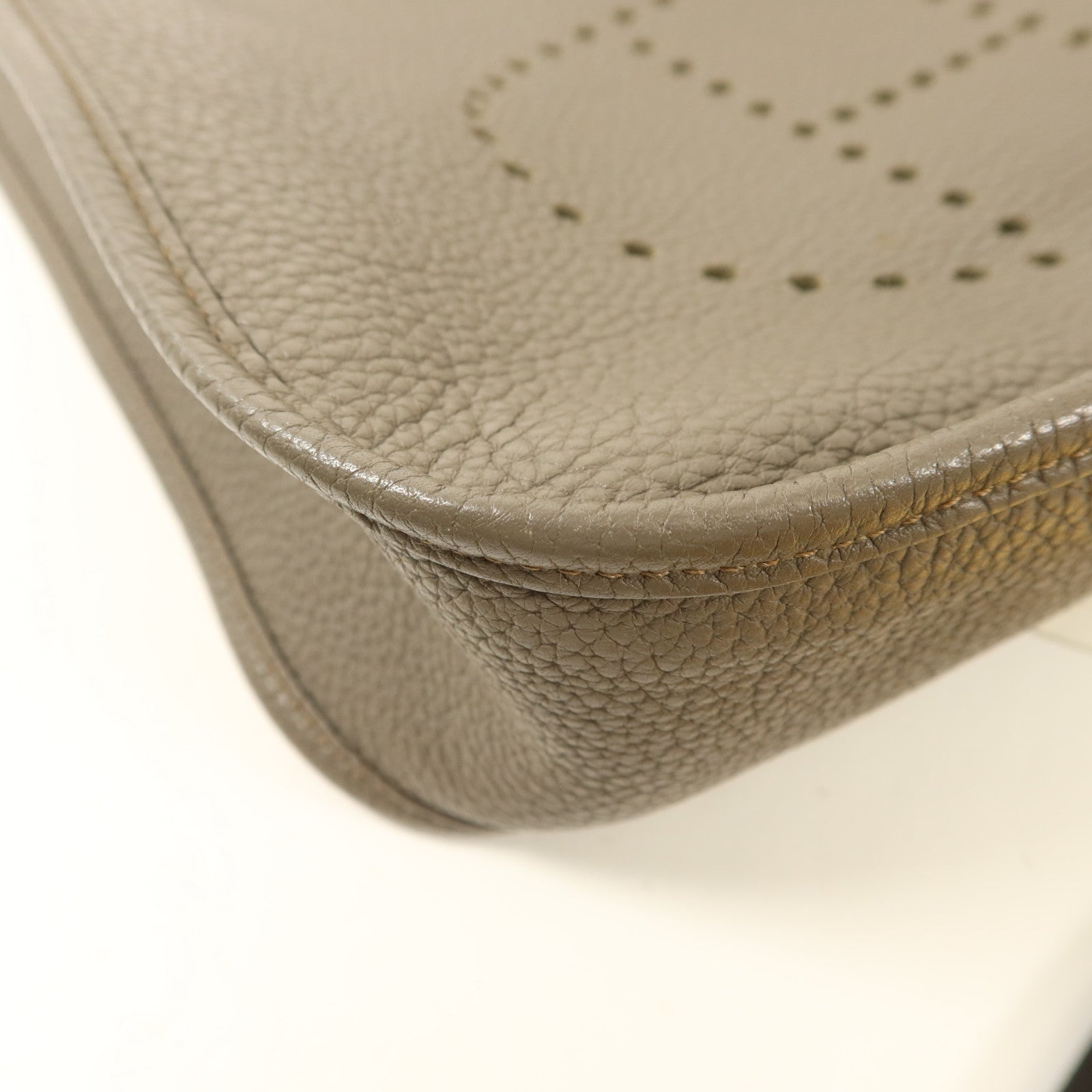 HERMES Clemence皮革Evelyne GM銀扣肩背袋Etoupe