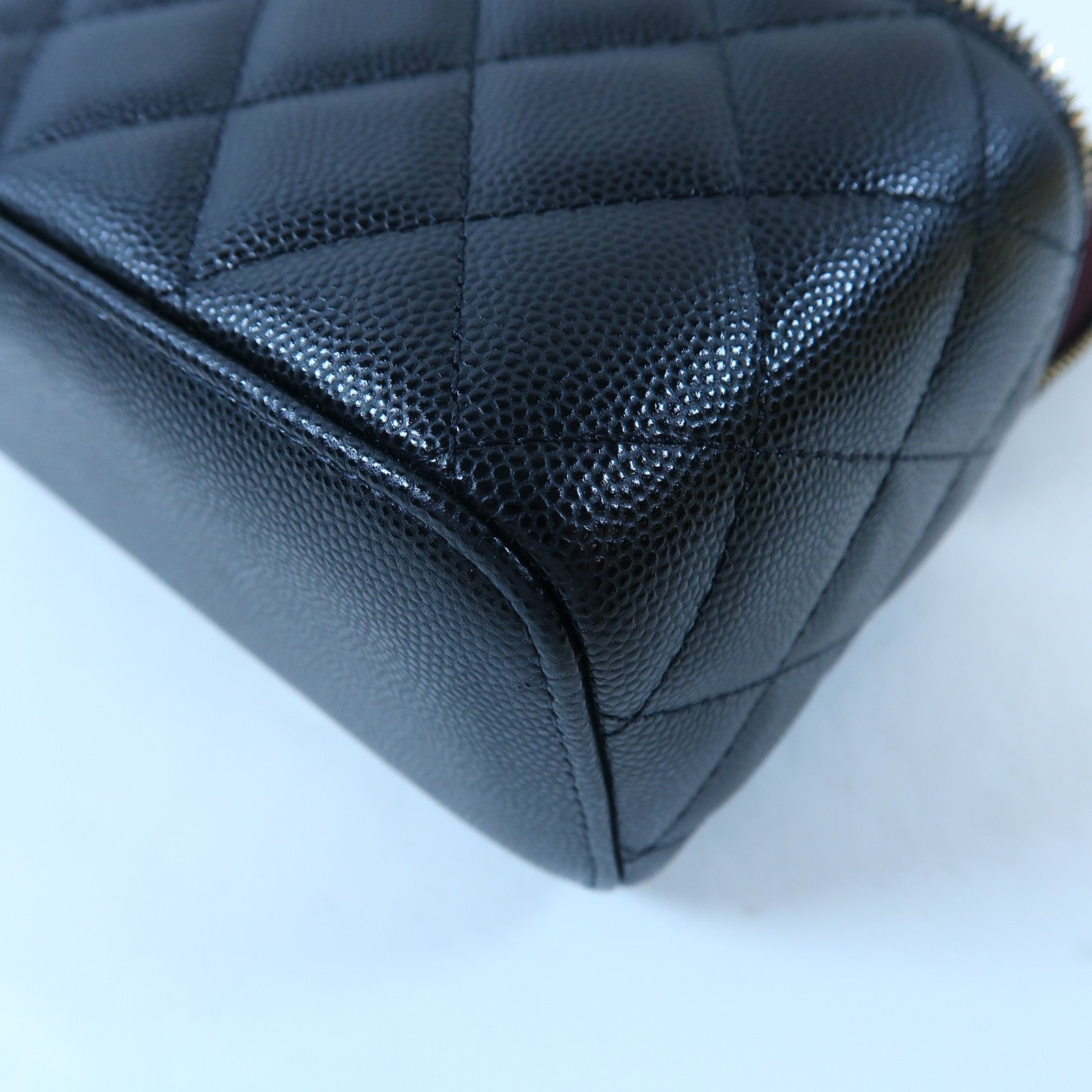 CHANEL 菱格Caviar皮革Vanity Case金扣鏈帶肩背袋黑色