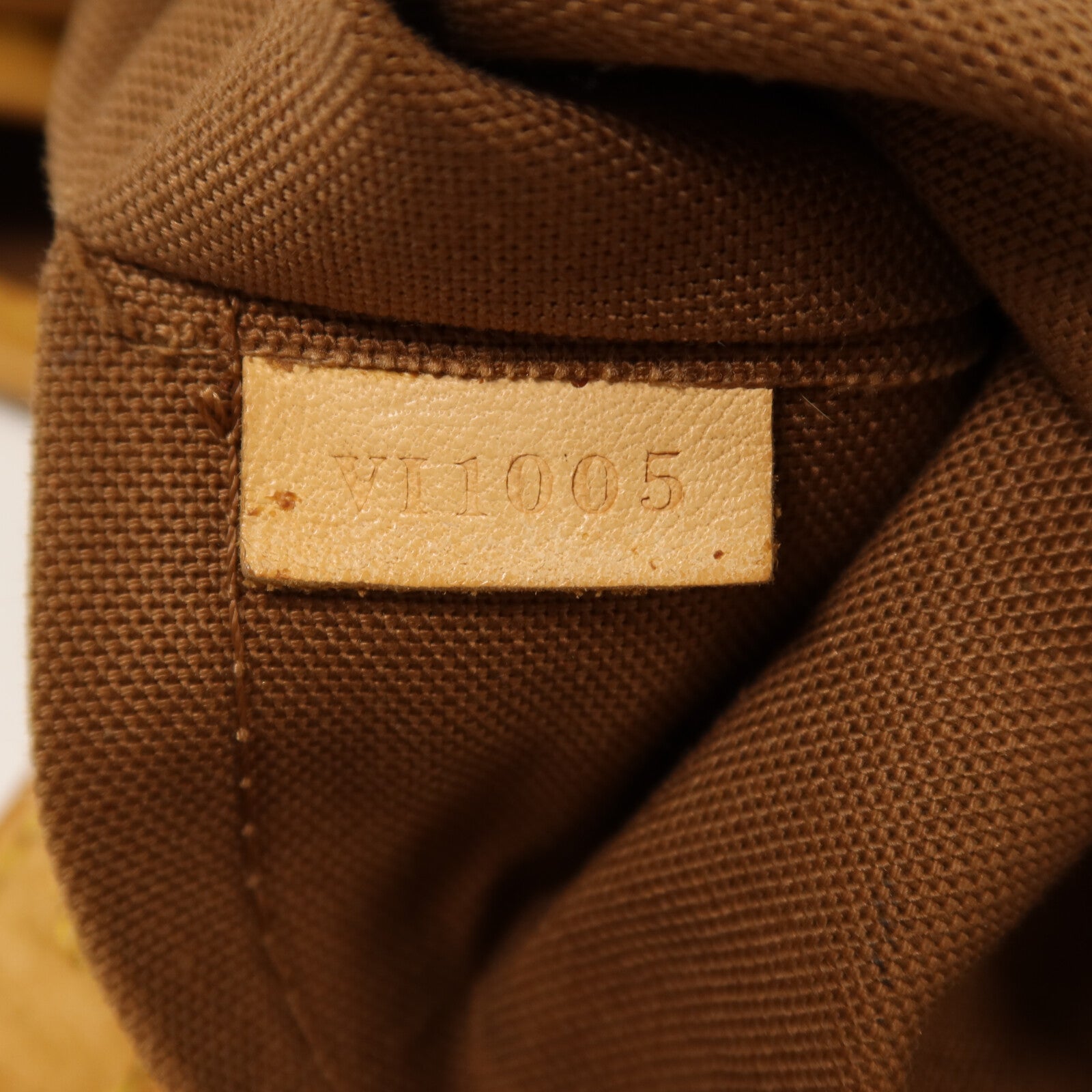 LOUIS VUITTON Monogram Batignolles Vertical金扣手挽袋