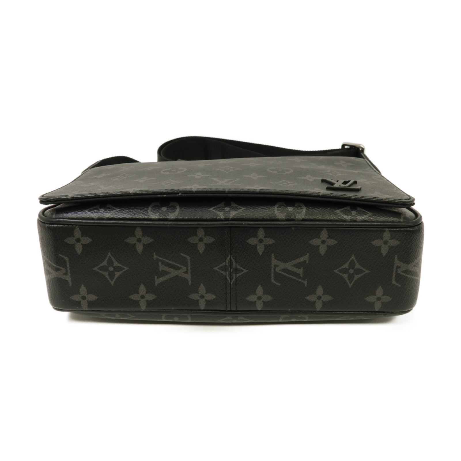 LOUIS VUITTON Monogram Eclipse District PM銀扣肩背袋黑色