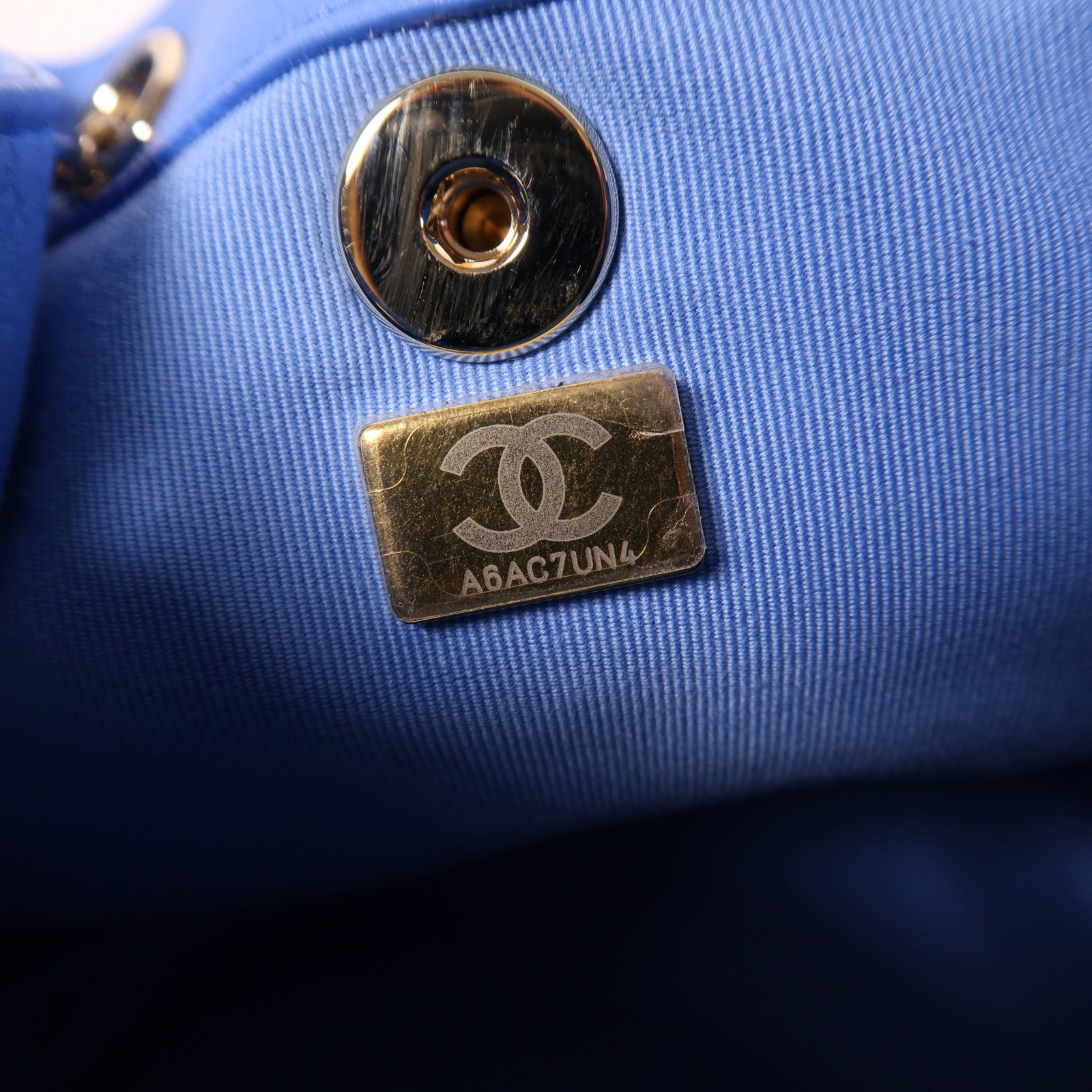 CHANEL 羊皮皮革Duma Mini Backpack金扣背包藍色
