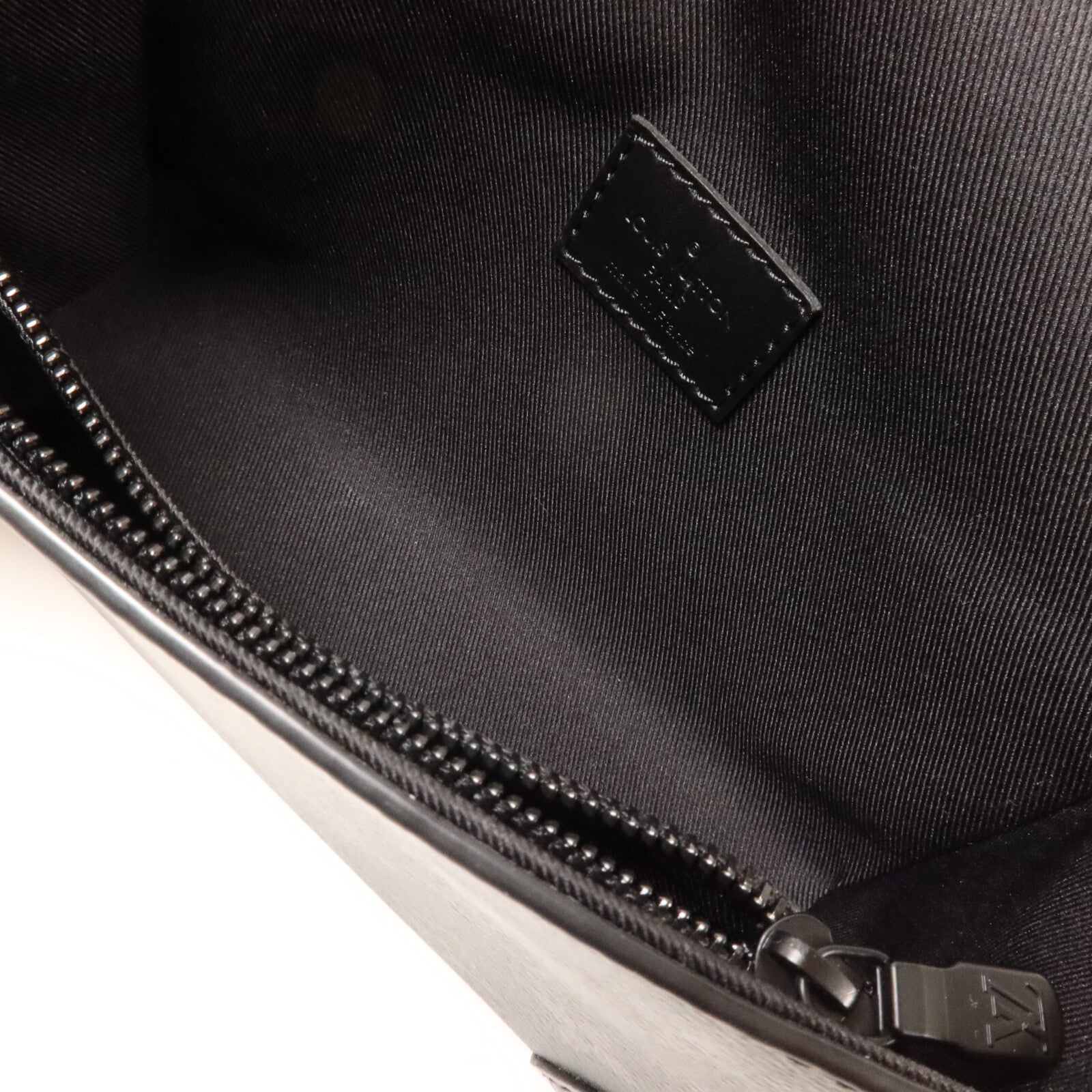 LOUIS VUITTON Monogram Eclipse Steamer Wearable Wallet肩背袋