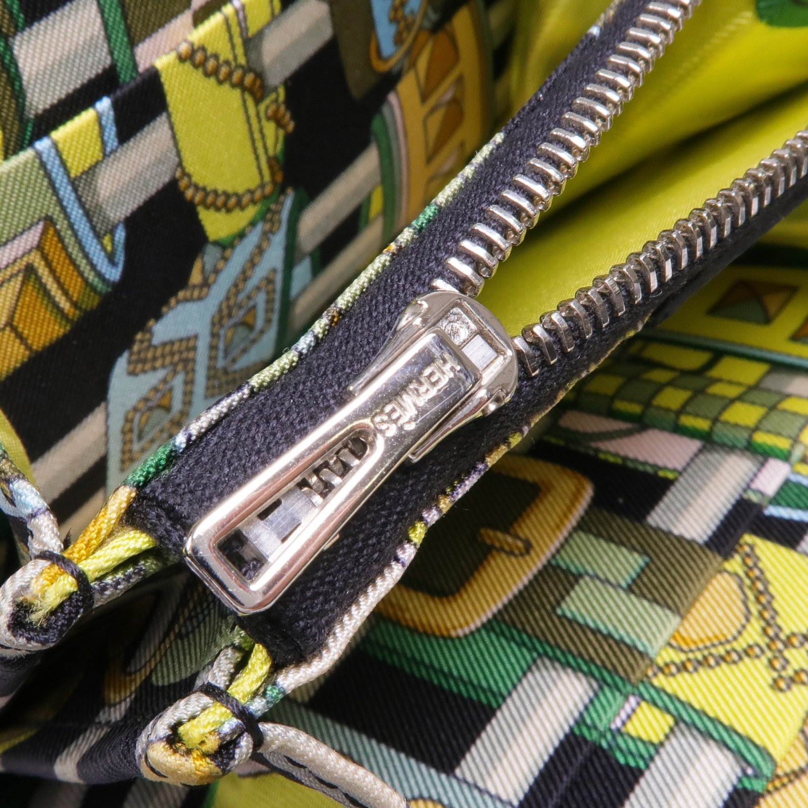 HERMES Epsom皮革Silk'In Compact Wallet銀扣錢包Noir