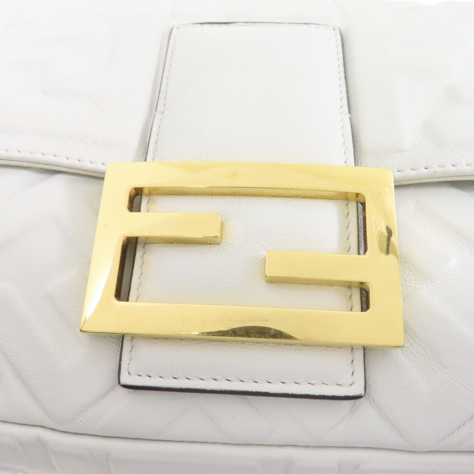 FENDI 牛皮皮革Baguette Bag金扣手挽肩背兩用袋白色