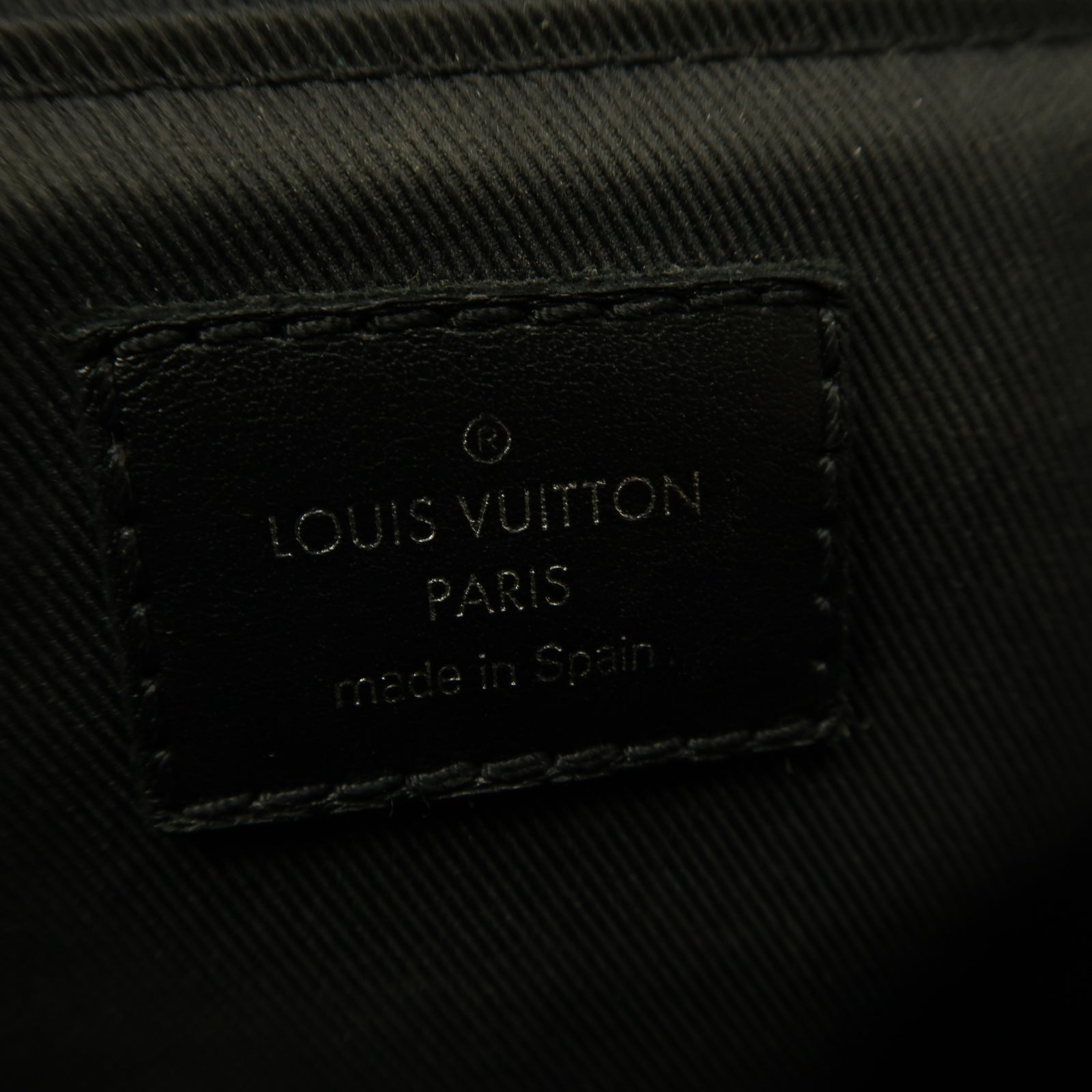 LOUIS VUITTON Monogram Eclipse District PM銀扣肩背袋黑色