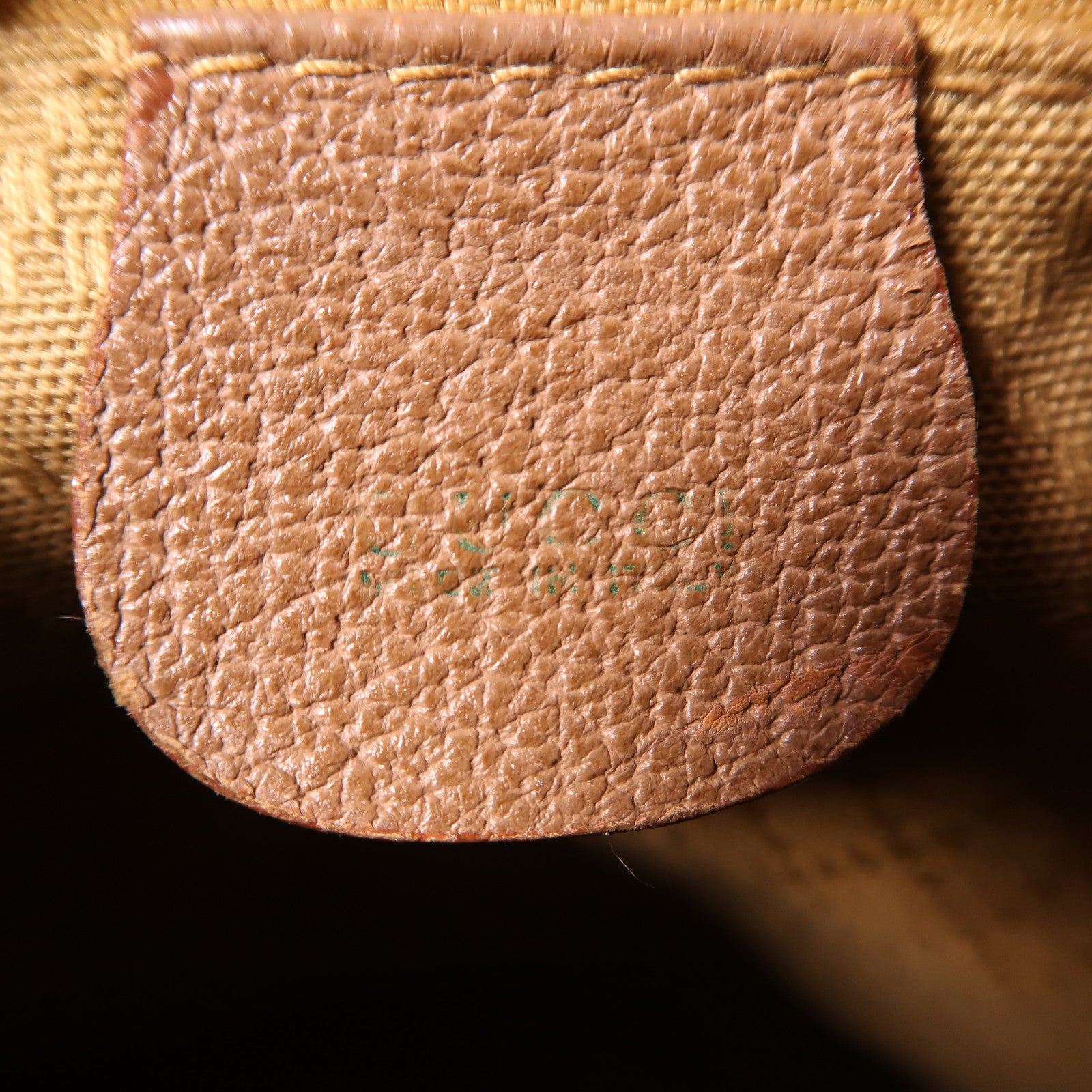 GUCCI 麂皮皮革Bamboo Backpack金扣背包