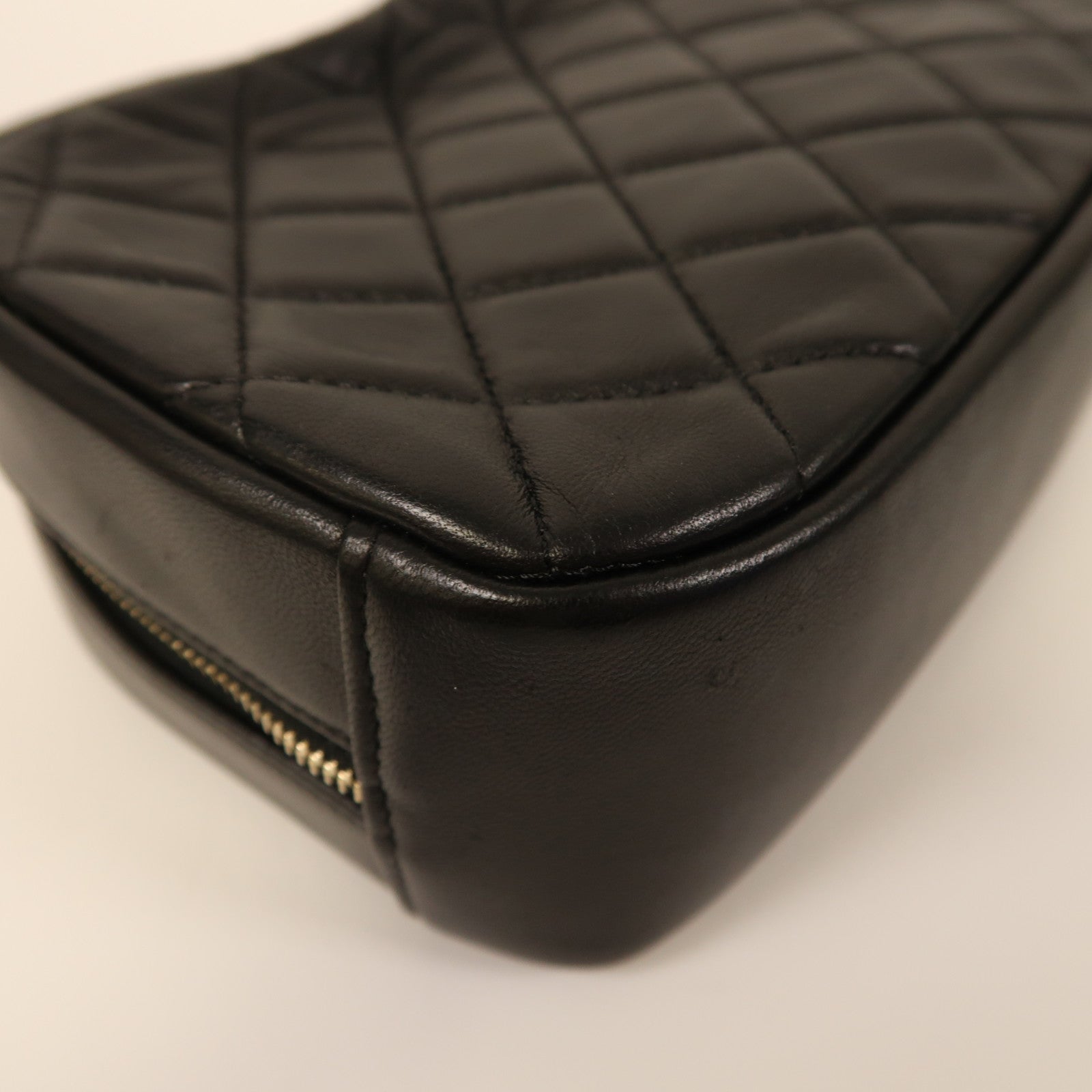 CHANEL 菱格牛皮皮革Clutch金扣手拿包黑色