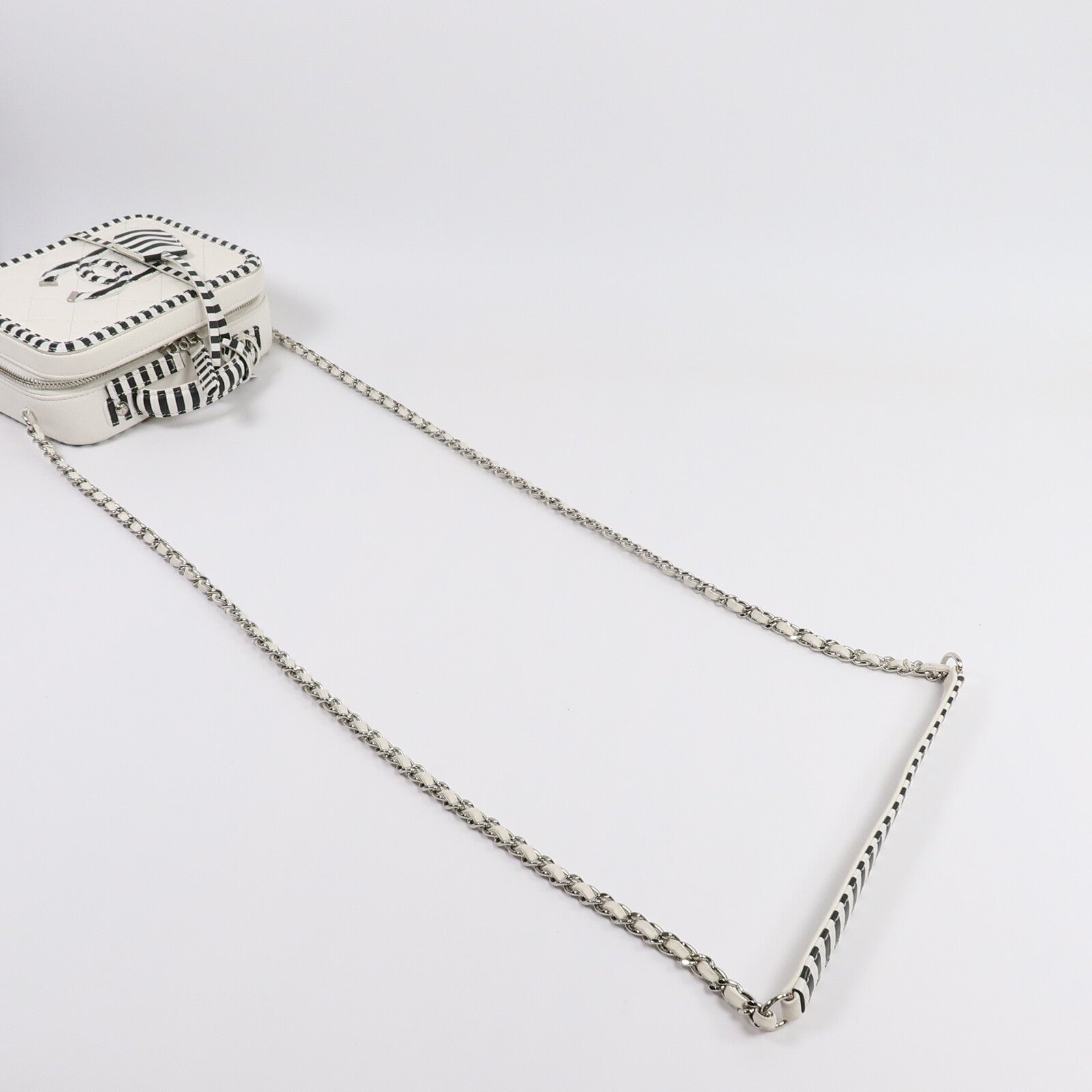 CHANEL 牛皮皮革CC Filigree Vanity Case手挽肩背兩用袋