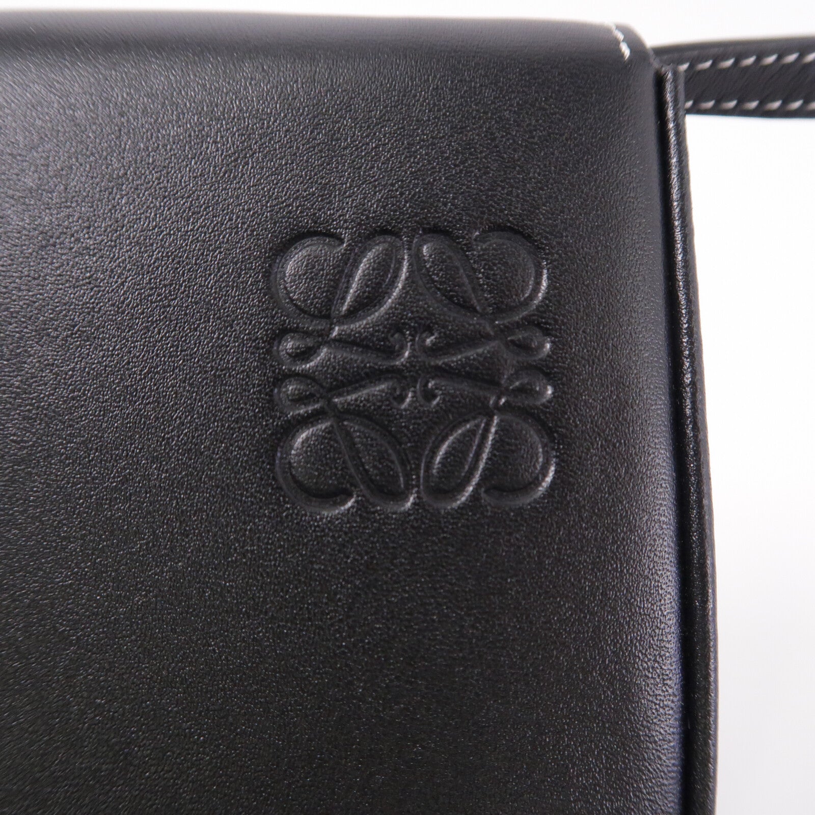LOEWE 牛皮皮革Heel Bag肩背袋