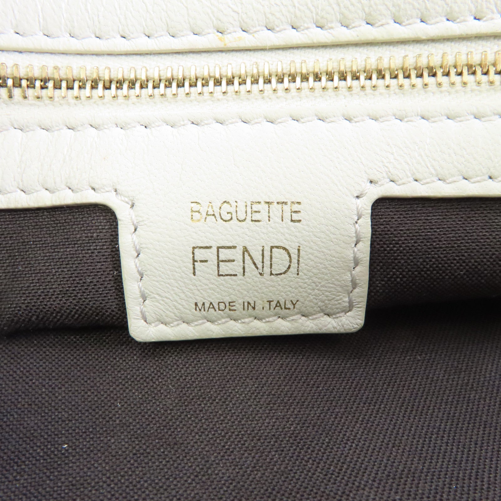 FENDI 牛皮皮革Baguette Bag金扣手挽肩背兩用袋白色