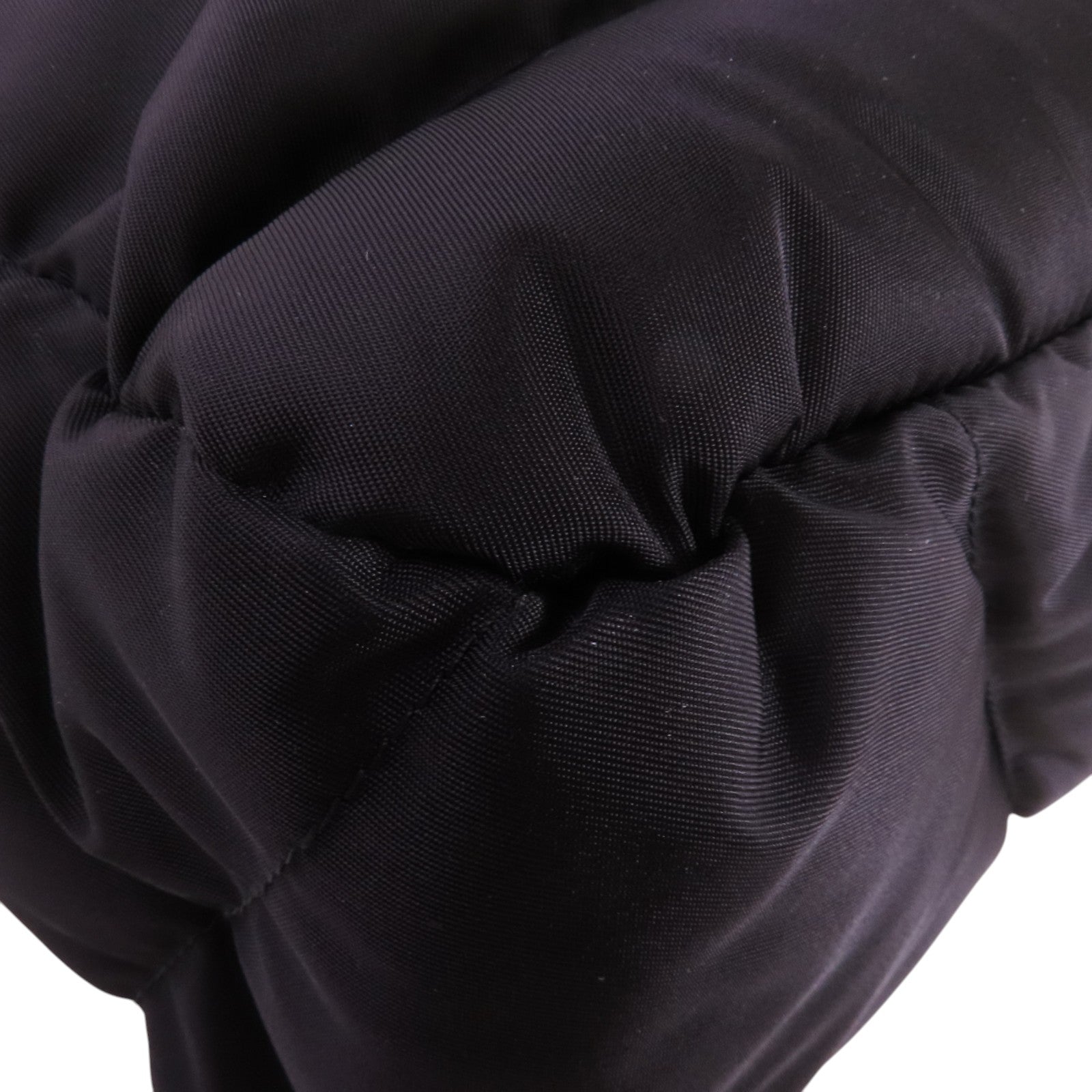 PRADA 尼龍Tessuto銀扣肩背袋