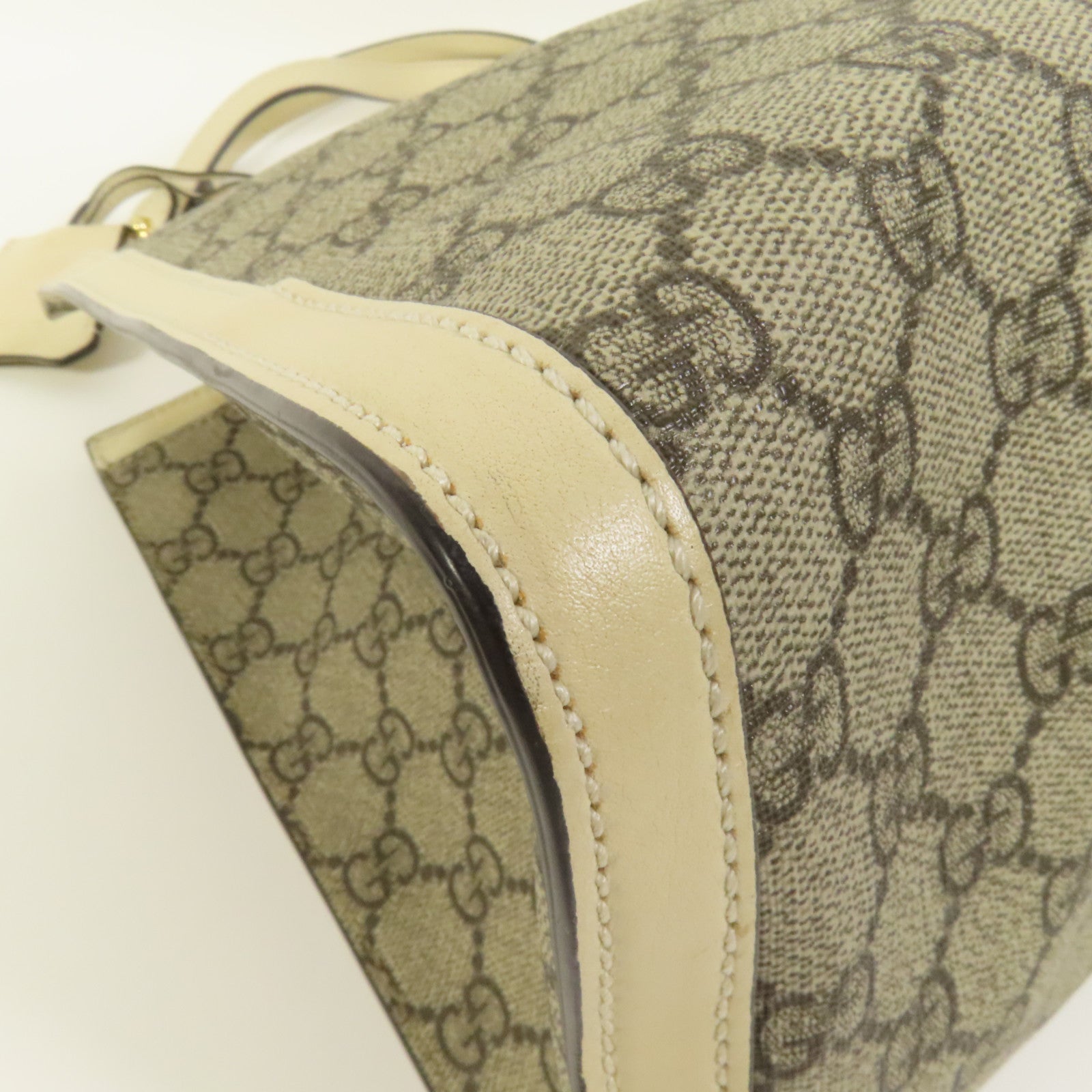 GUCCI 塗層帆布Padlock GG金扣肩背袋