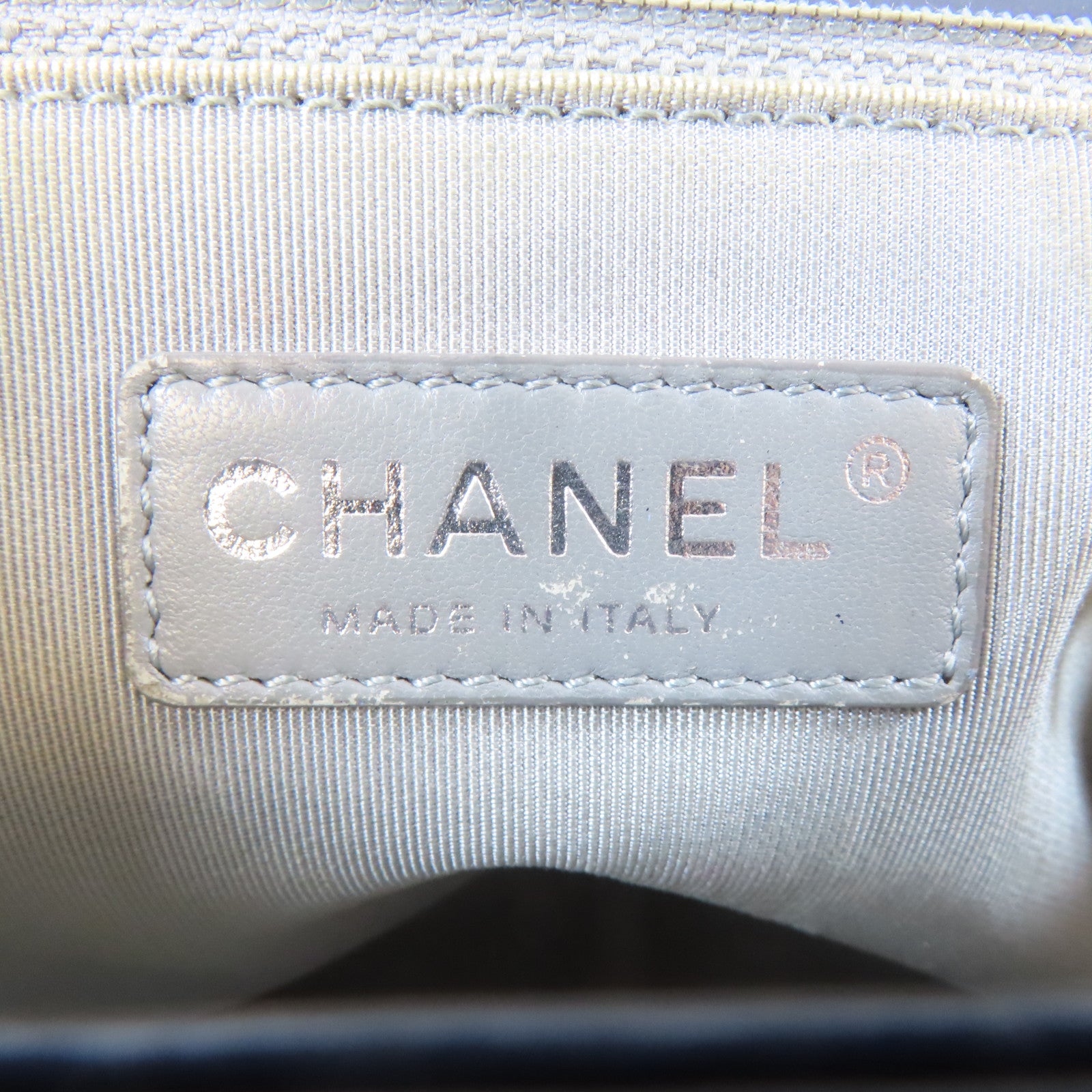 CHANEL 【激減優惠】菱格牛皮皮革Boy 28黑扣鏈帶肩背袋深藍色