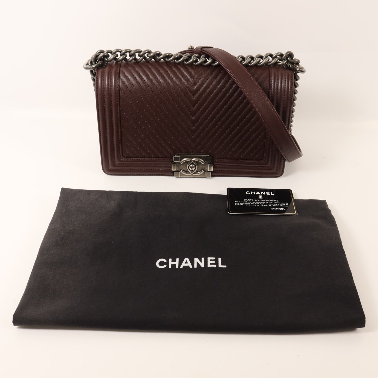 CHANEL 羊皮皮革Boy 25銀扣鏈帶肩背袋