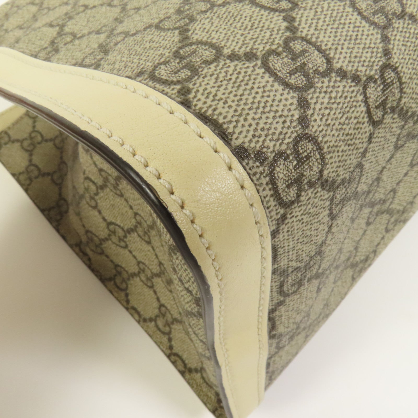 GUCCI 塗層帆布Padlock GG金扣肩背袋