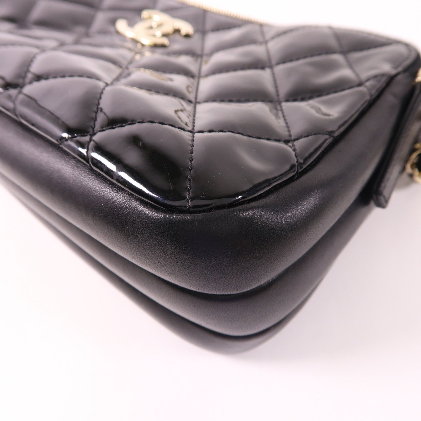 CHANEL 漆皮皮革Chain Shoulder Bag金扣鏈帶肩背袋