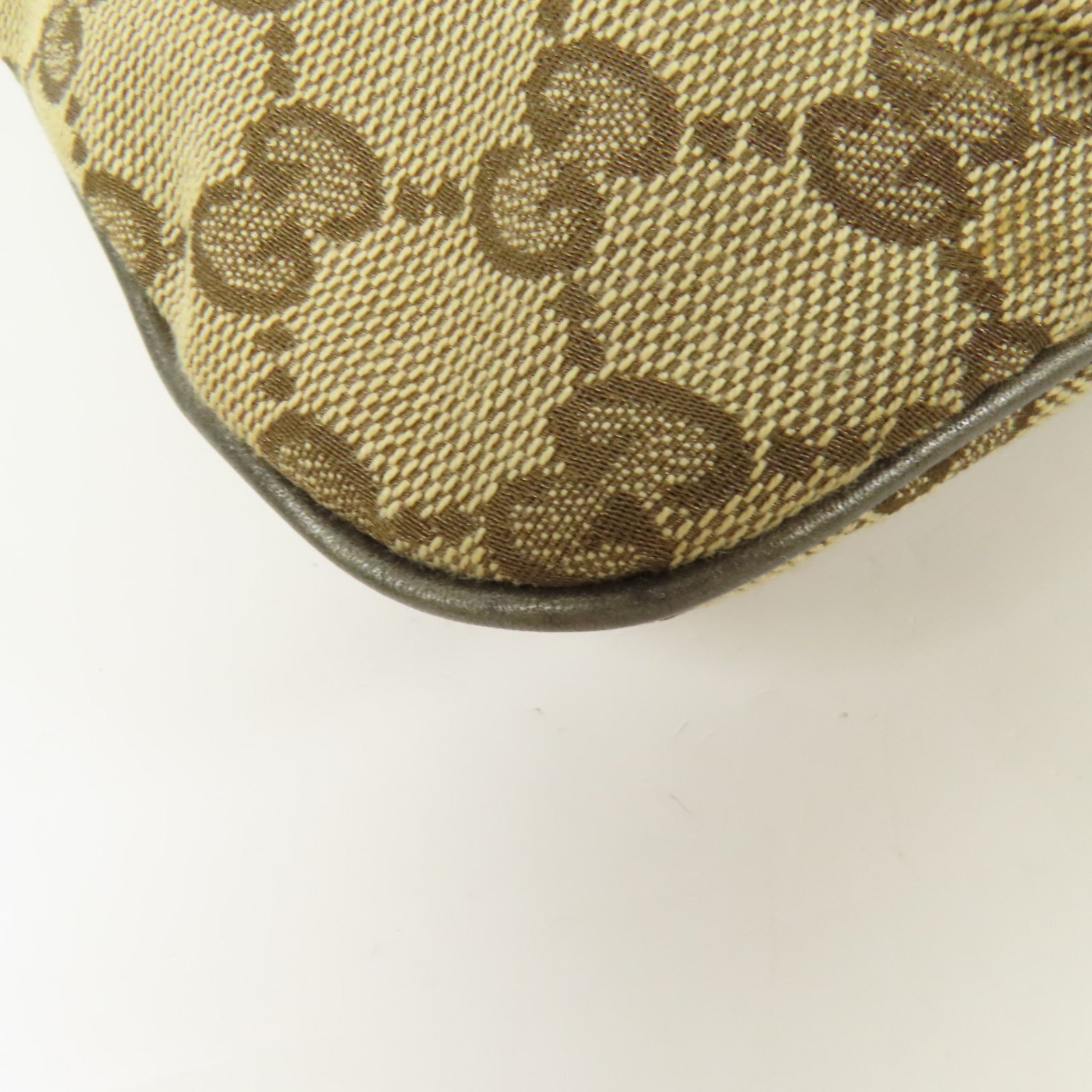 GUCCI GG Canvas Mini Pochette金扣肩背袋