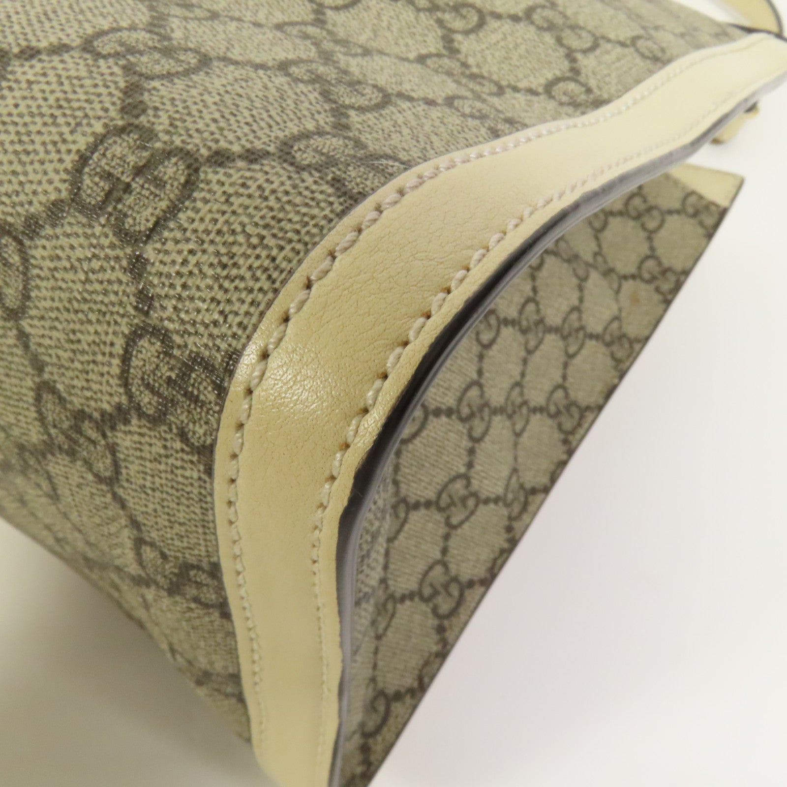 GUCCI 塗層帆布Padlock GG金扣肩背袋