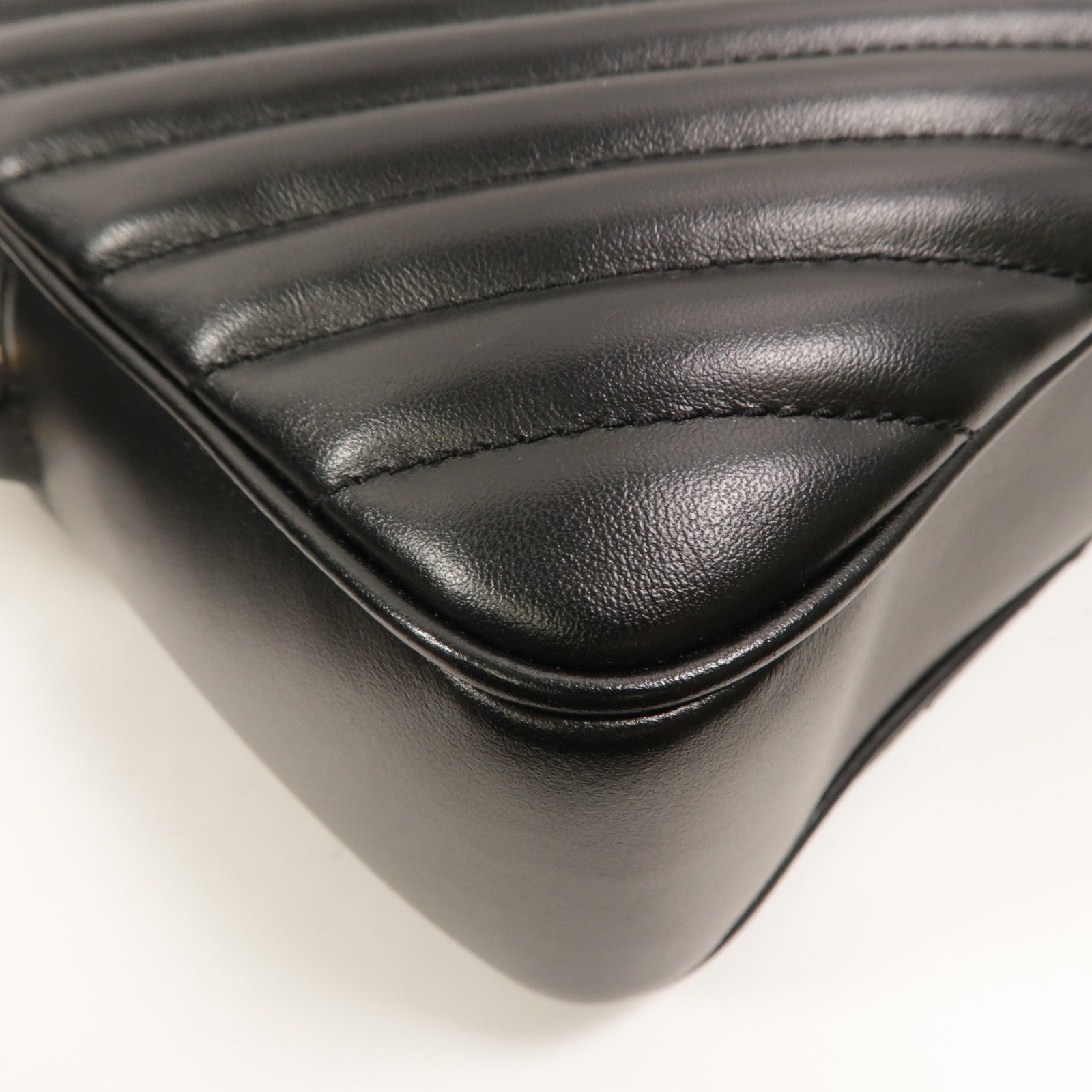 SAINT LAURENT 牛皮皮革Lou Camera Bag肩背袋