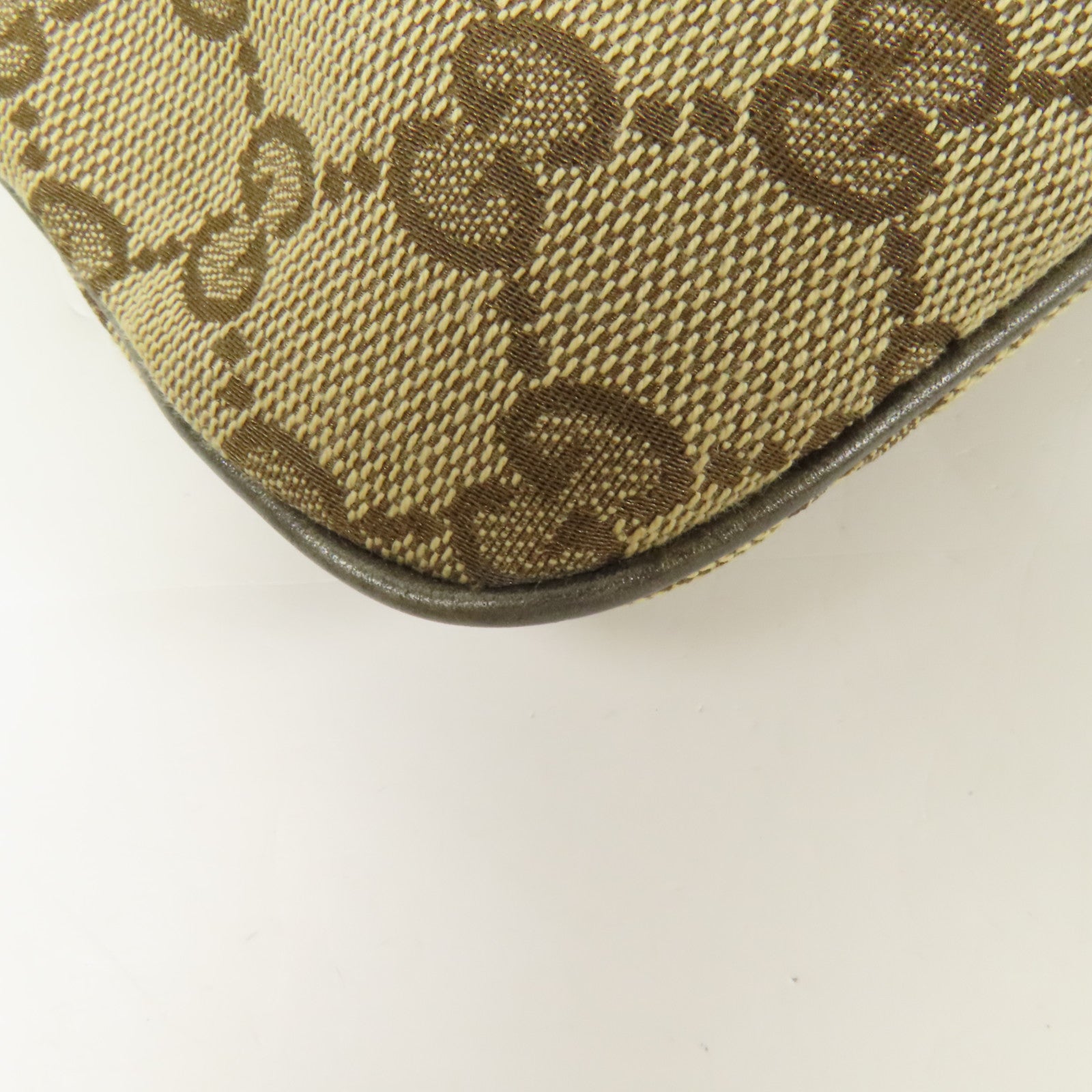 GUCCI GG Canvas Mini Pochette金扣肩背袋