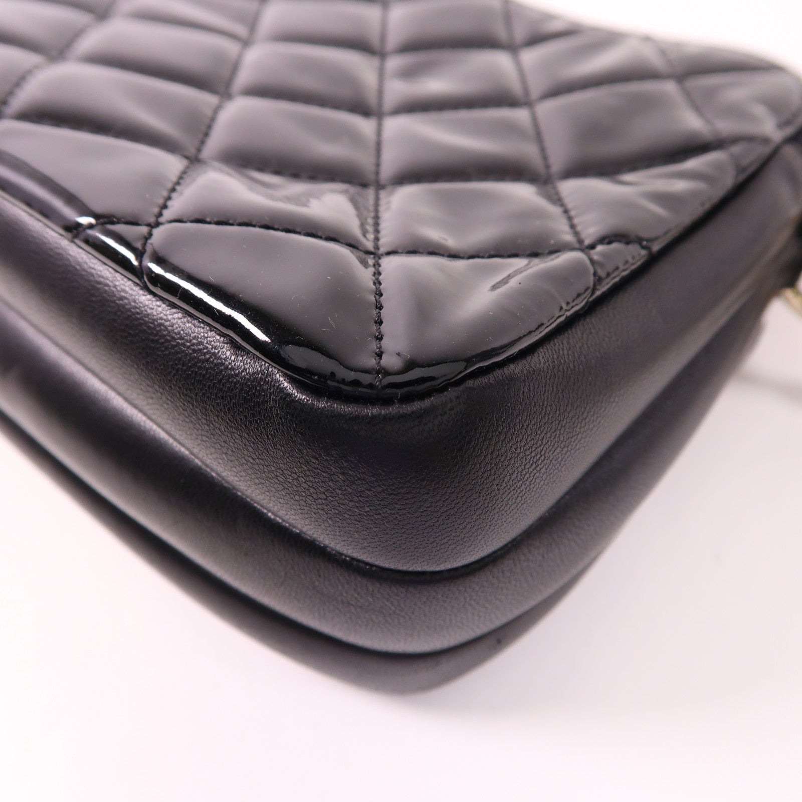 CHANEL 漆皮皮革Chain Shoulder Bag金扣鏈帶肩背袋