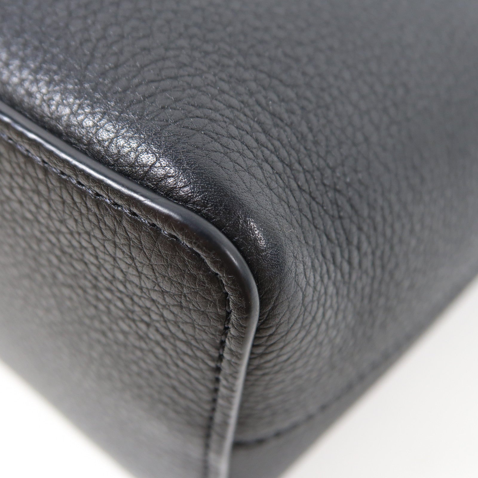 LOUIS VUITTON 牛皮皮革Nano Lockme銀扣肩背袋黑色