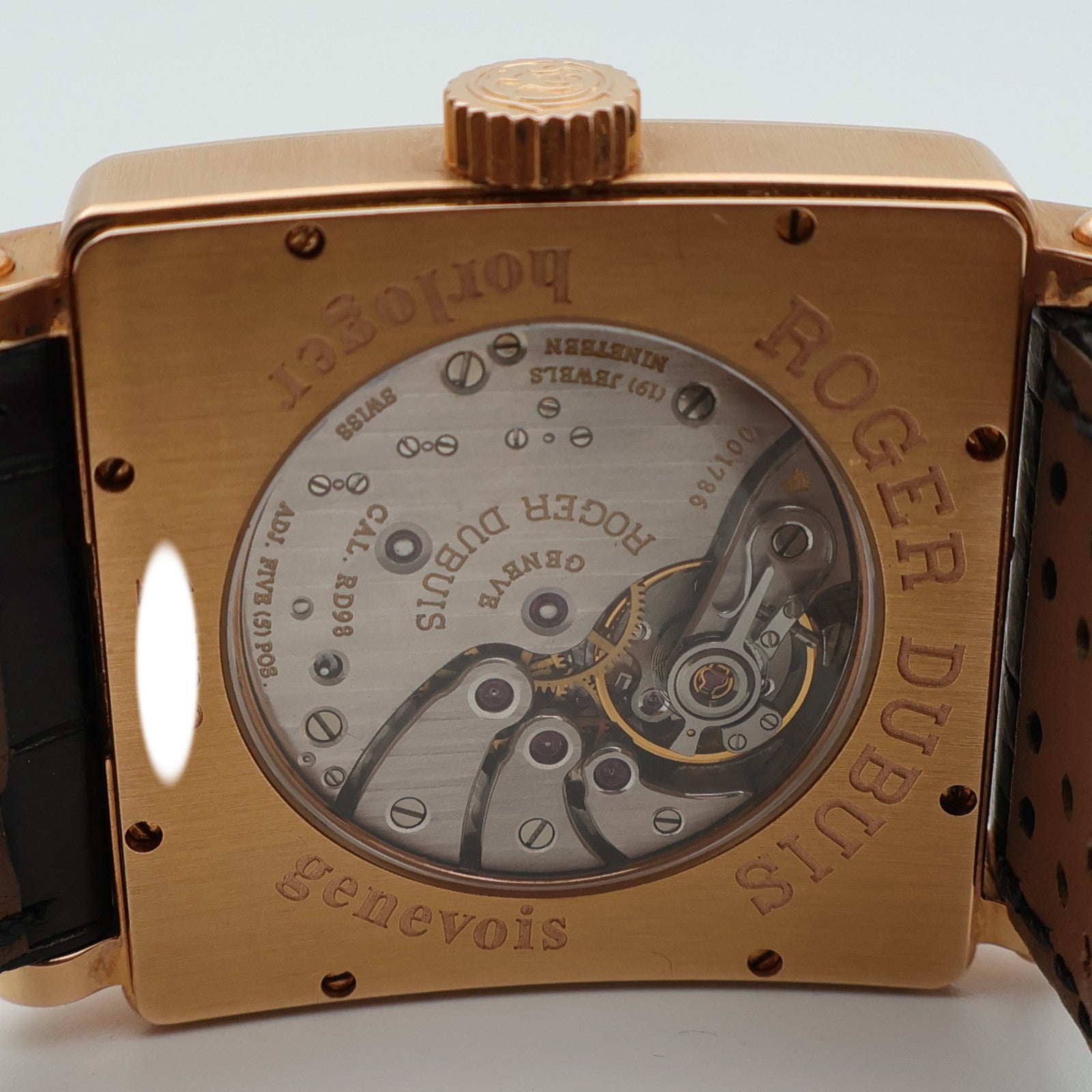 ROGER DUBUIS Golden Square