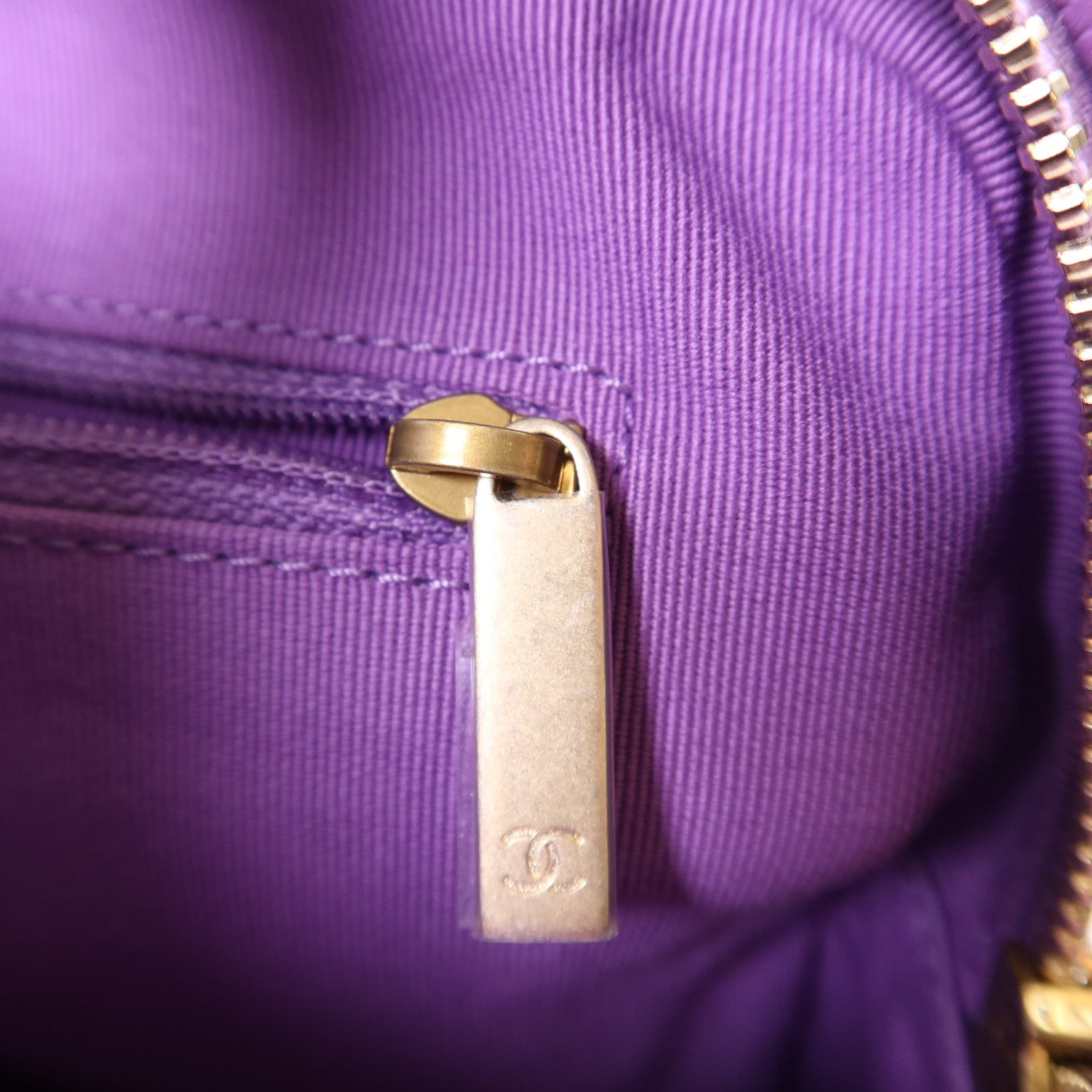 CHANEL 牛皮皮革Backpack金扣背包