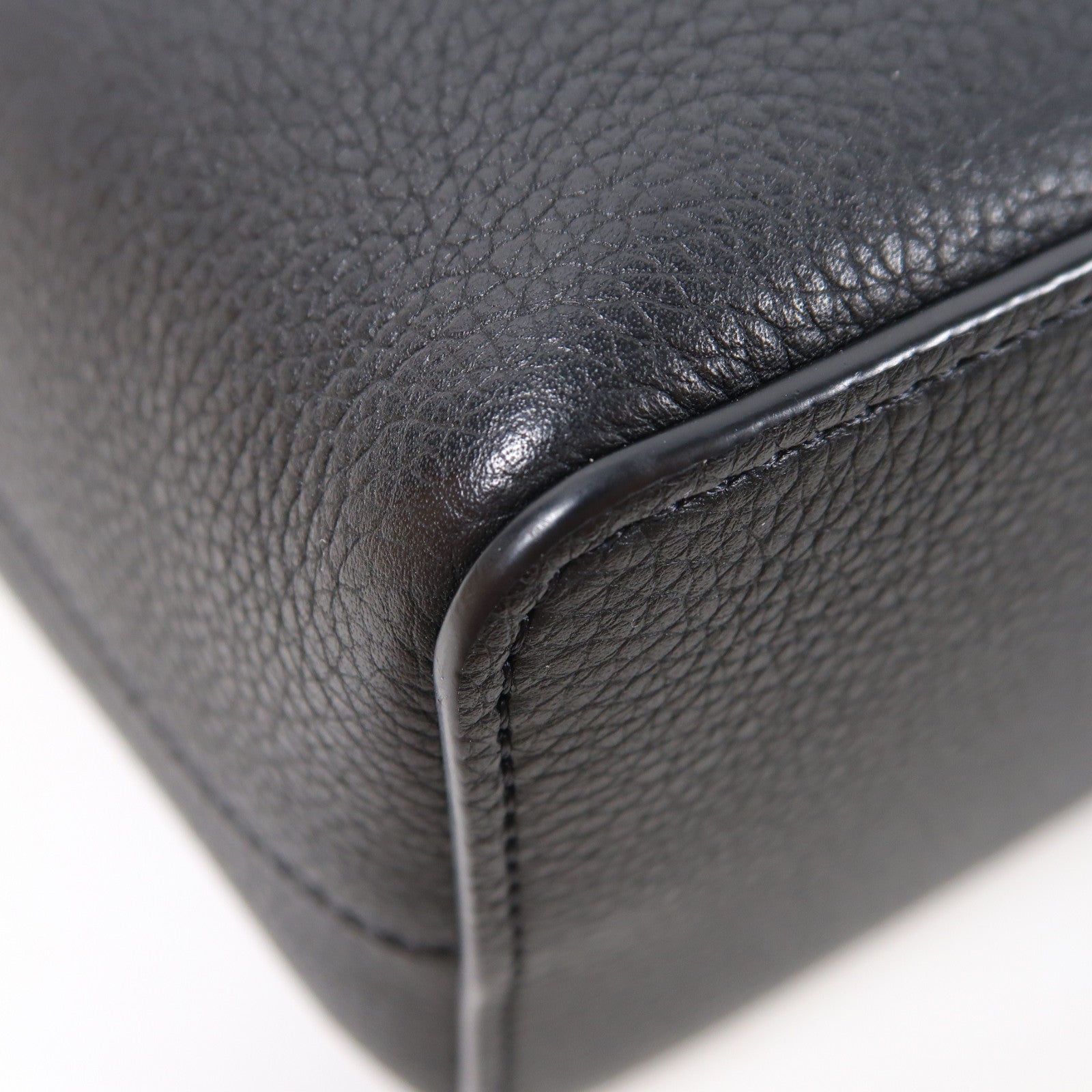 LOUIS VUITTON 牛皮皮革Nano Lockme銀扣肩背袋黑色