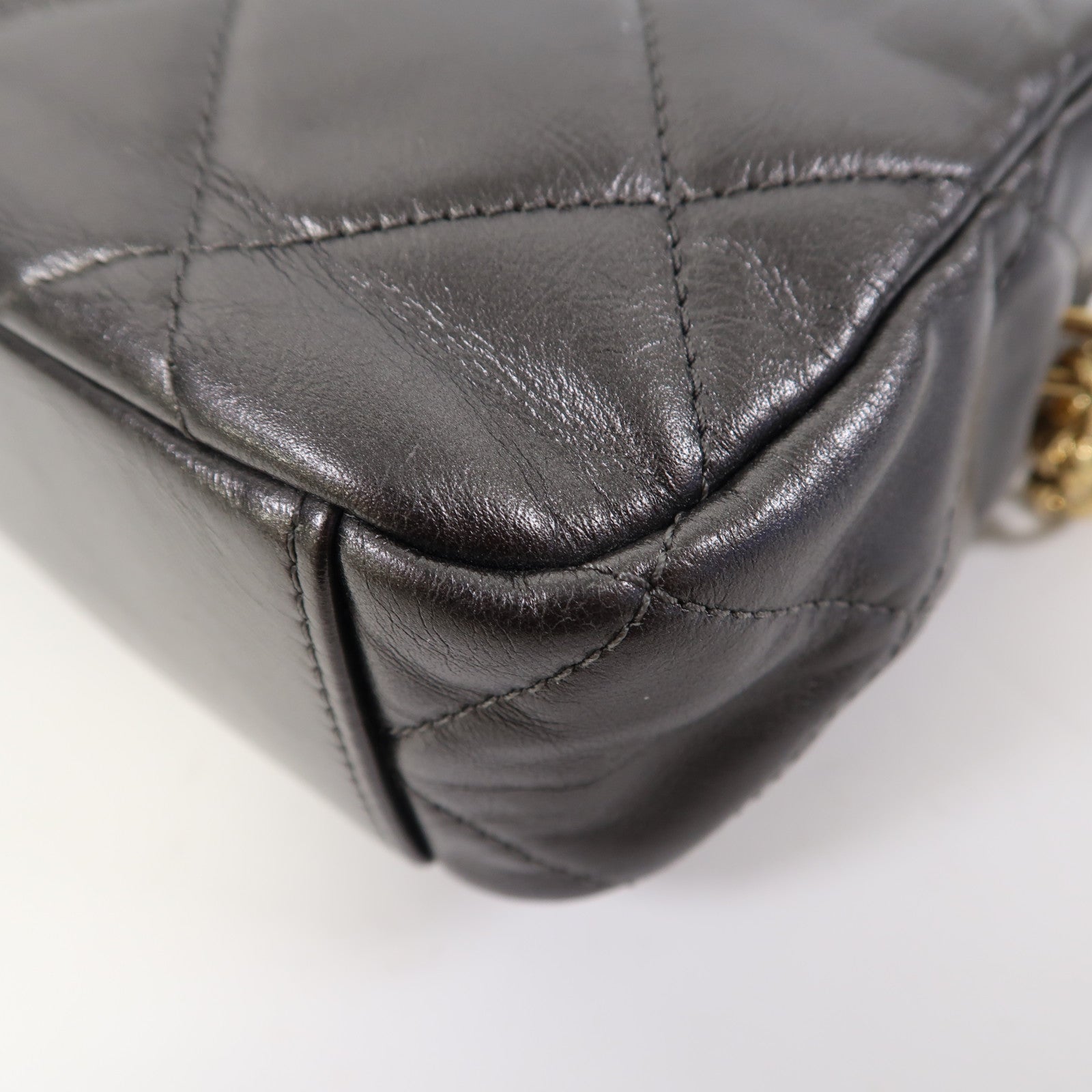 CHANEL 菱格皮革Chain Shoulder金扣鏈帶肩背袋灰色