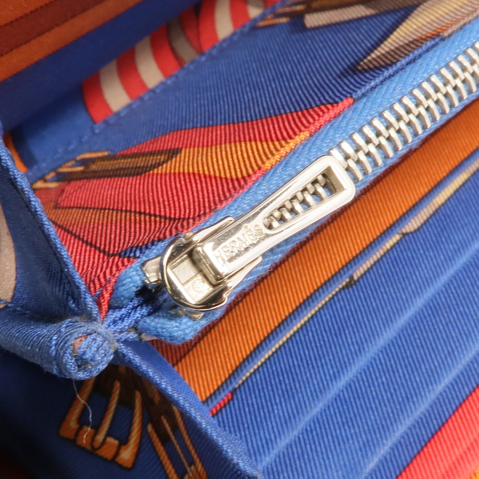 HERMES Epsom皮革/絲質Silk In Long Wallet銀扣長錢包Rubis