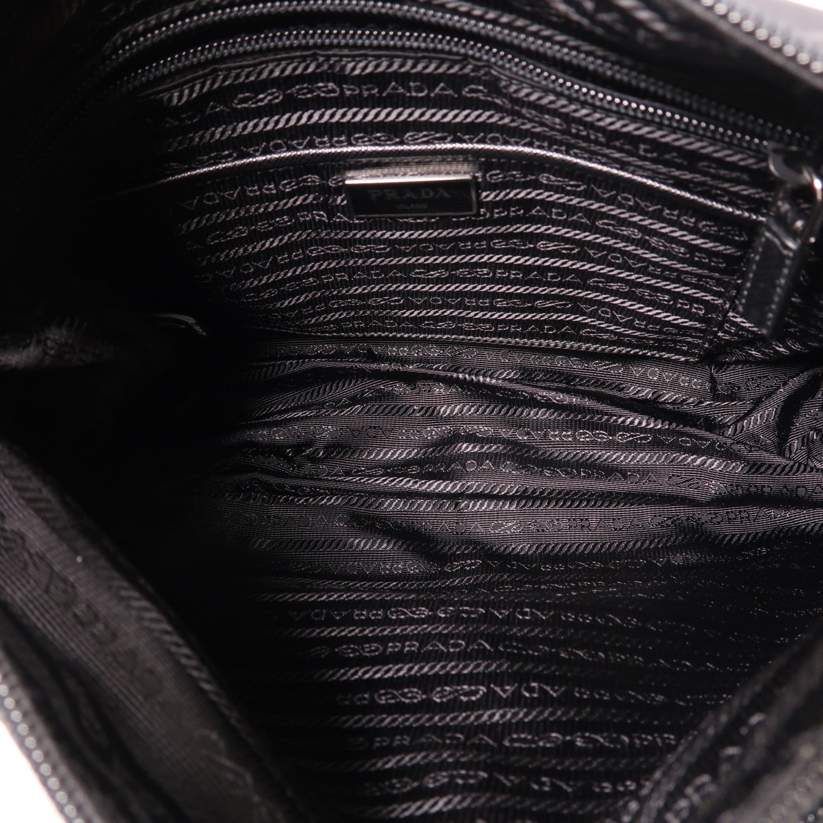 PRADA 尼龍Shoulder Bag銀扣肩背袋黑色