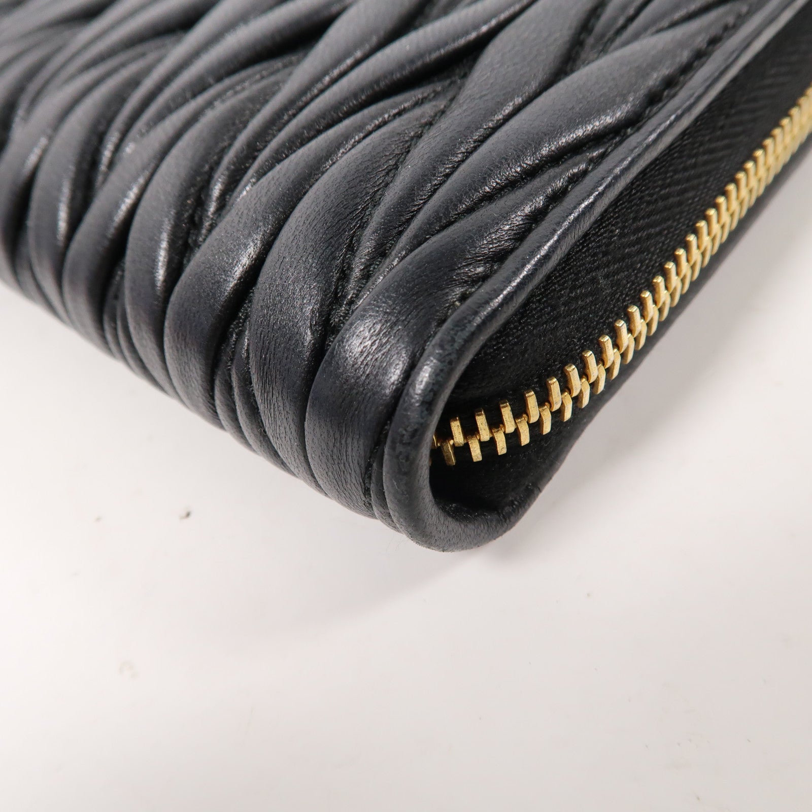 Miu Miu 羊皮皮革Zipper Long Wallet金扣拉鍊長錢包黑色