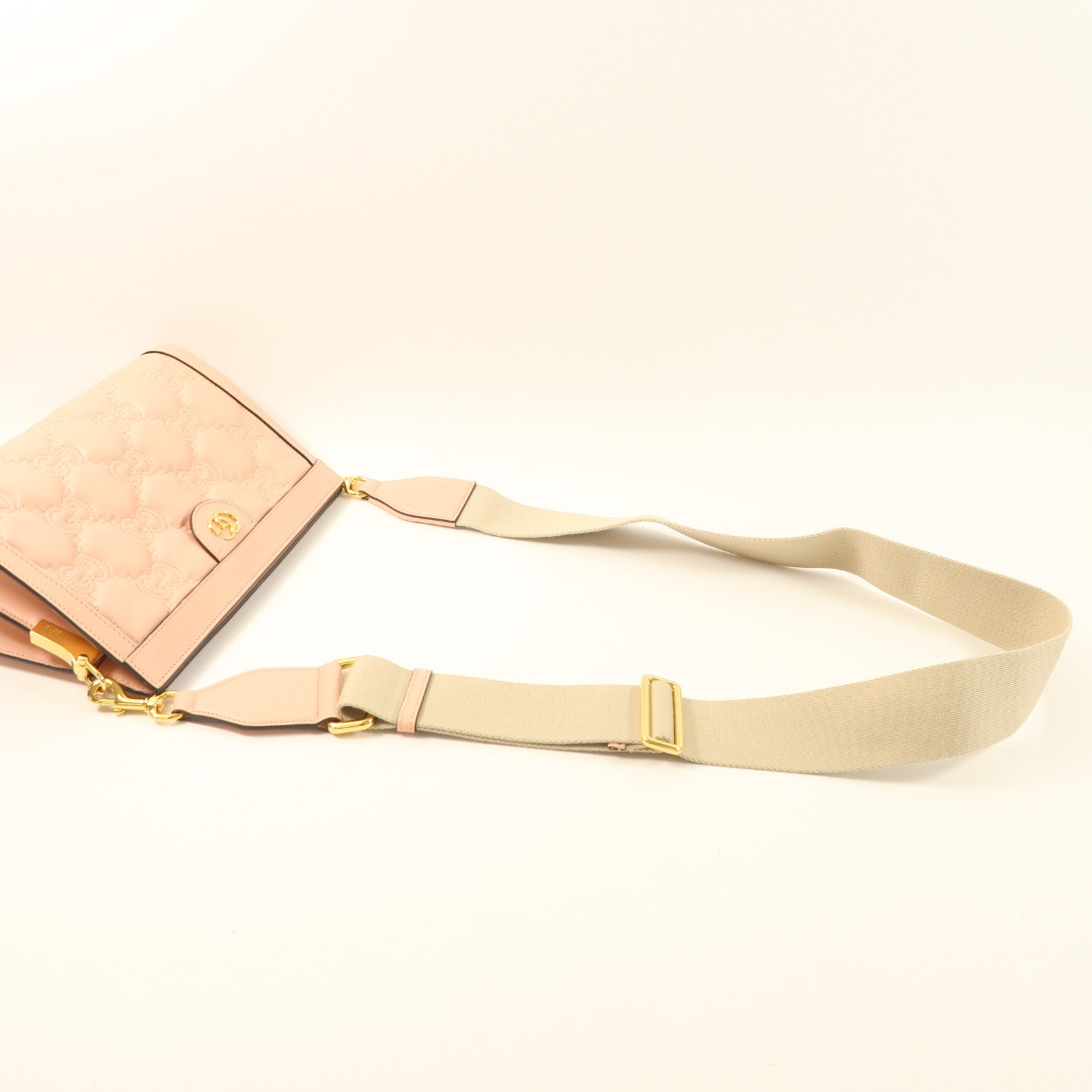 GUCCI 牛皮皮革GG Matelasse Small金扣肩背袋