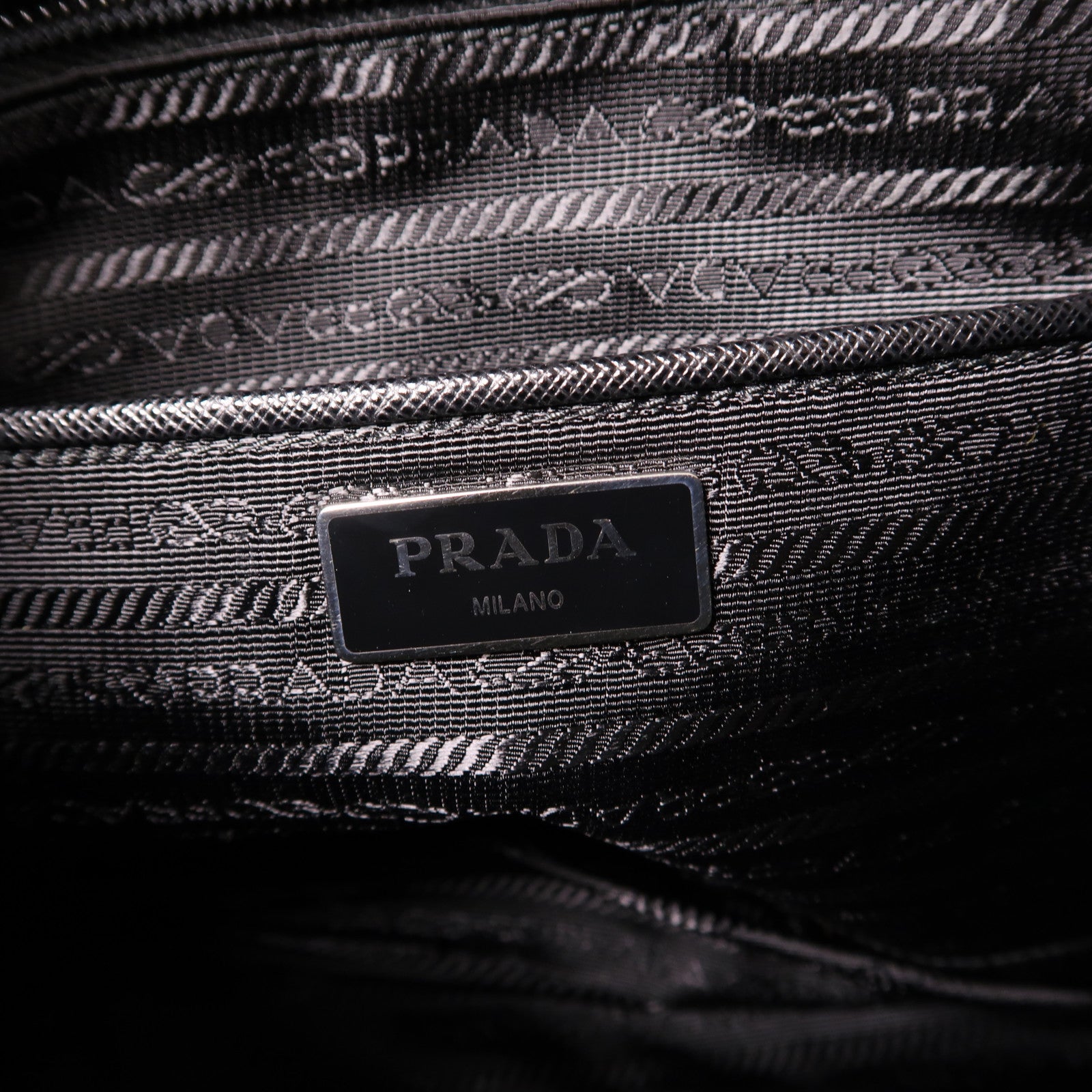 PRADA 尼龍Shoulder Bag銀扣肩背袋黑色