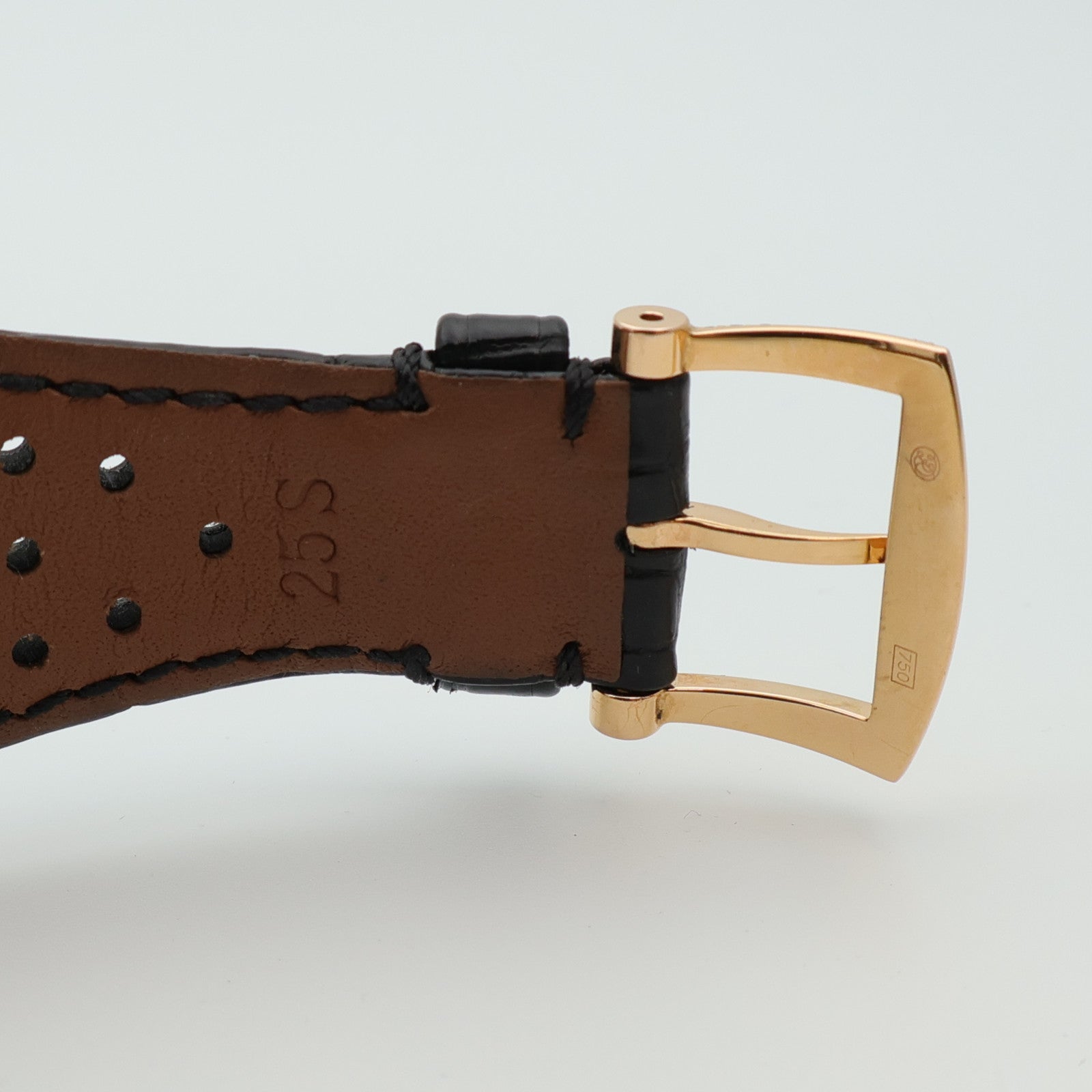 ROGER DUBUIS Golden Square