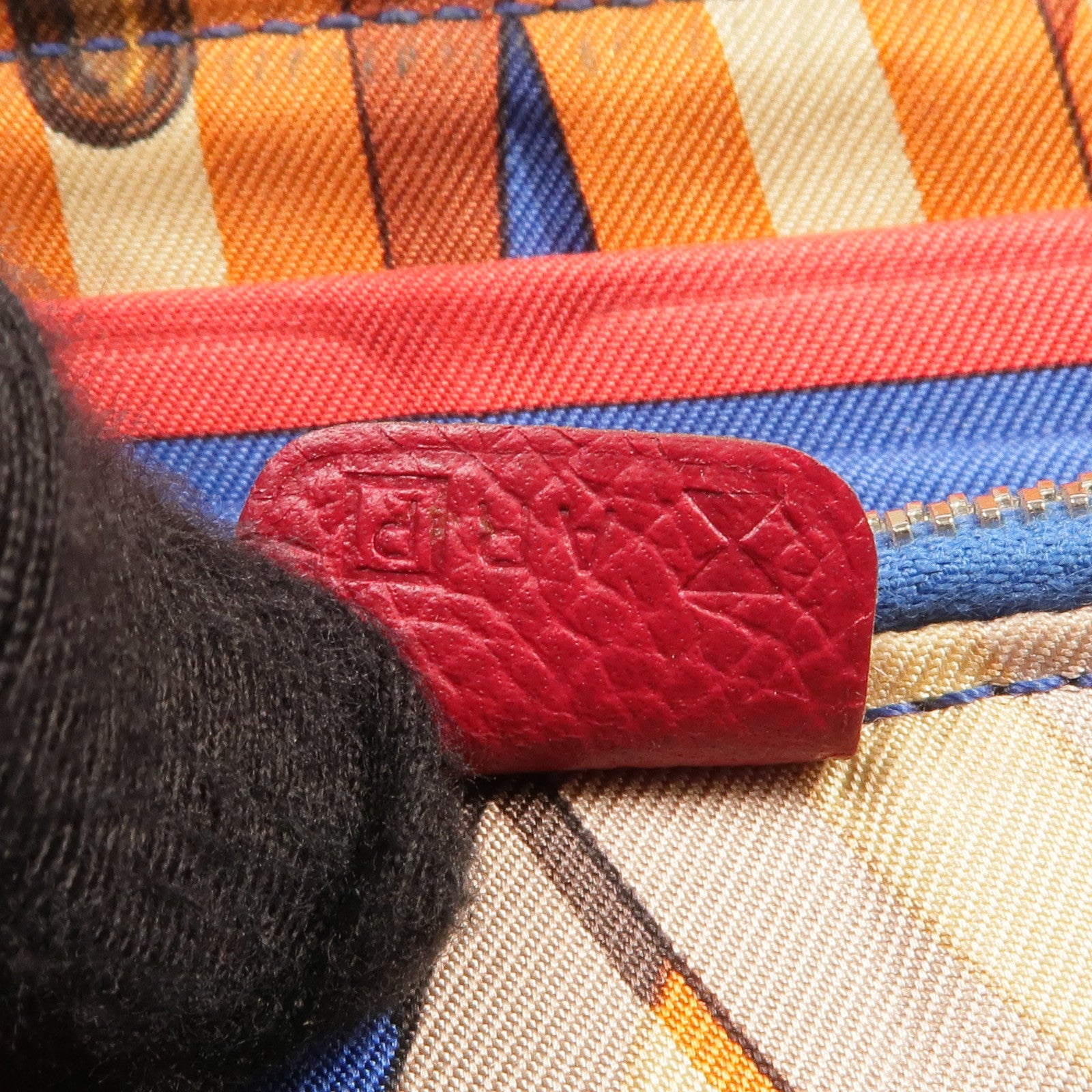 HERMES Epsom皮革/絲質Silk In Long Wallet銀扣長錢包Rubis